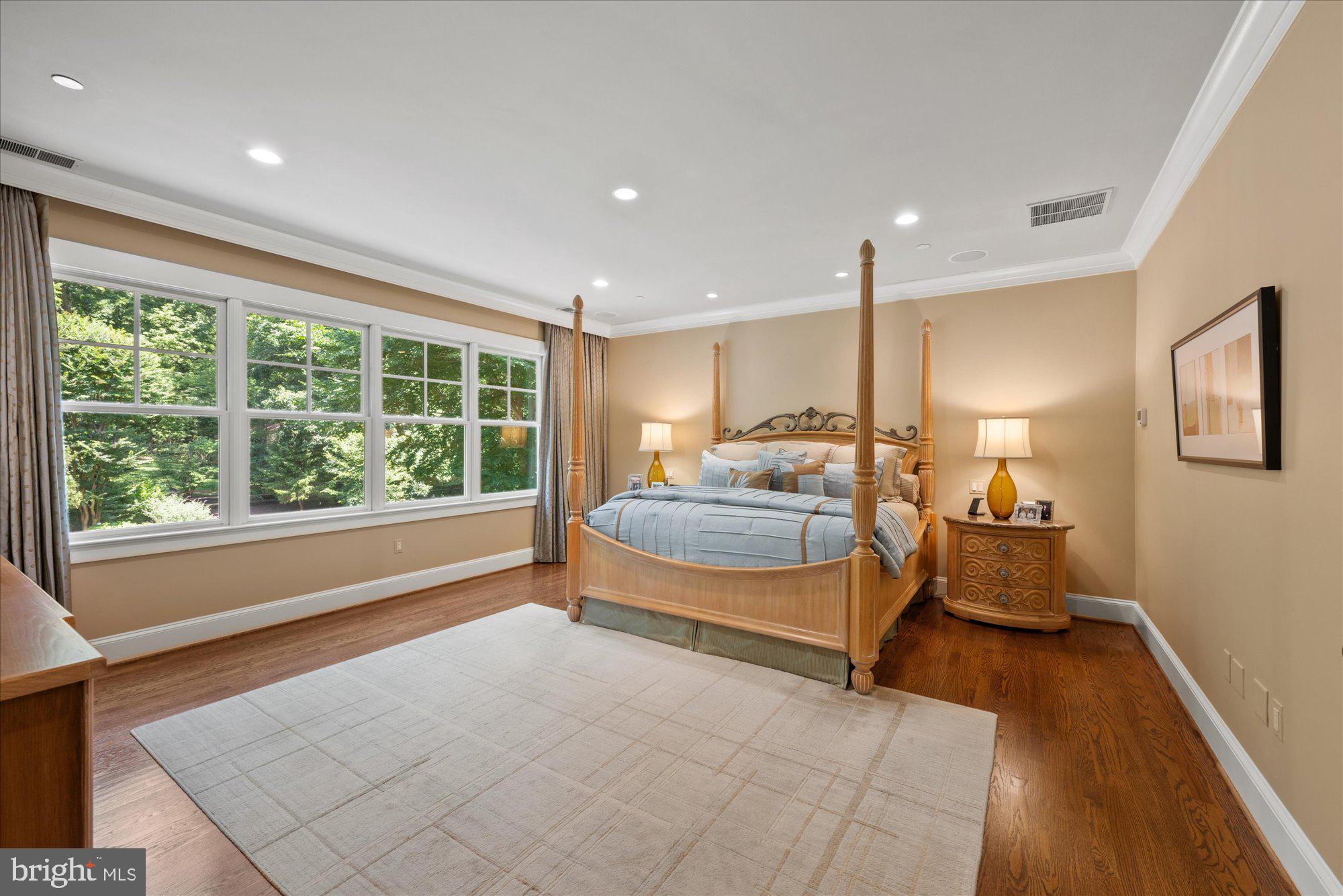 WILLIAMSBURG GARDENS - Residential