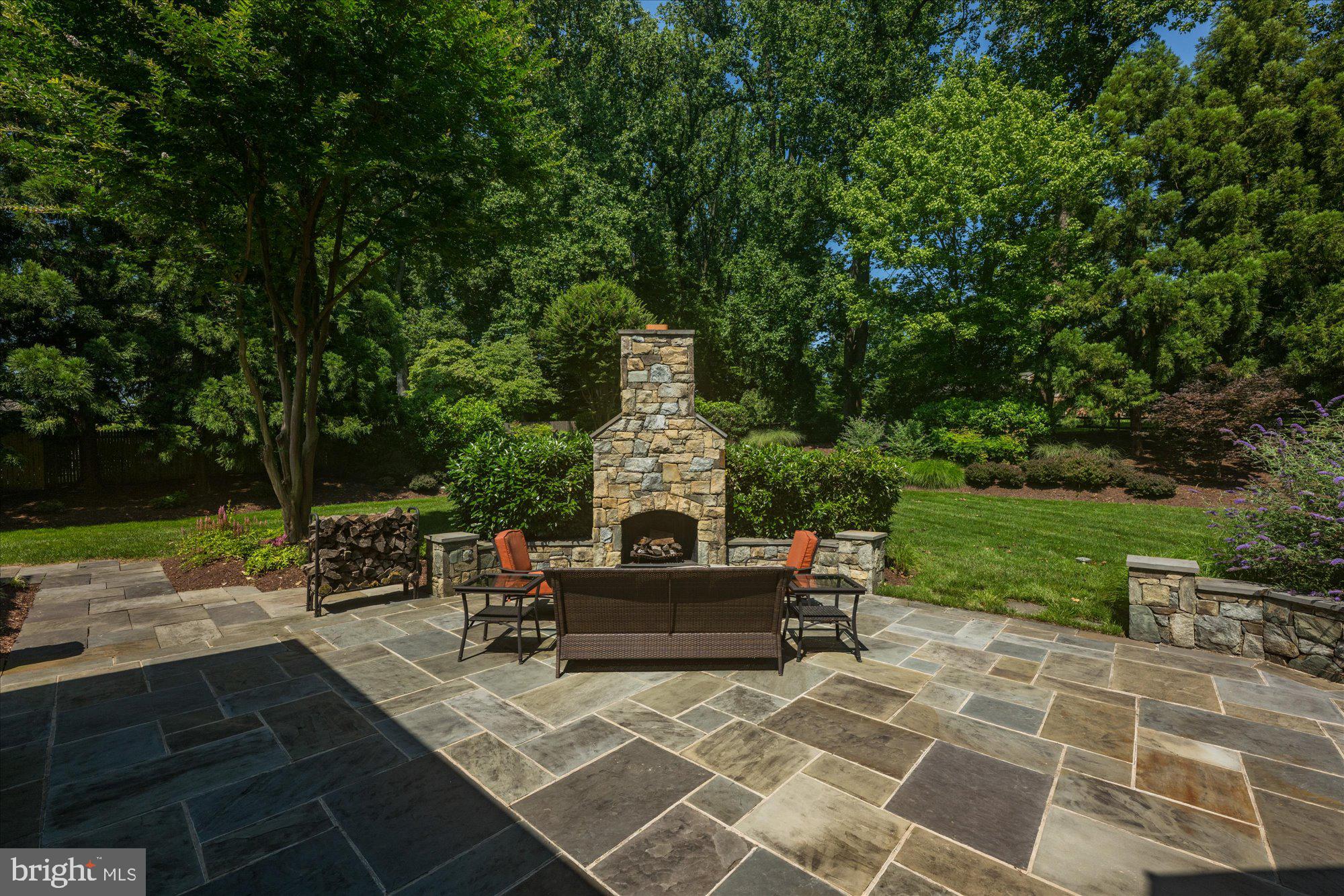 WILLIAMSBURG GARDENS - Residential