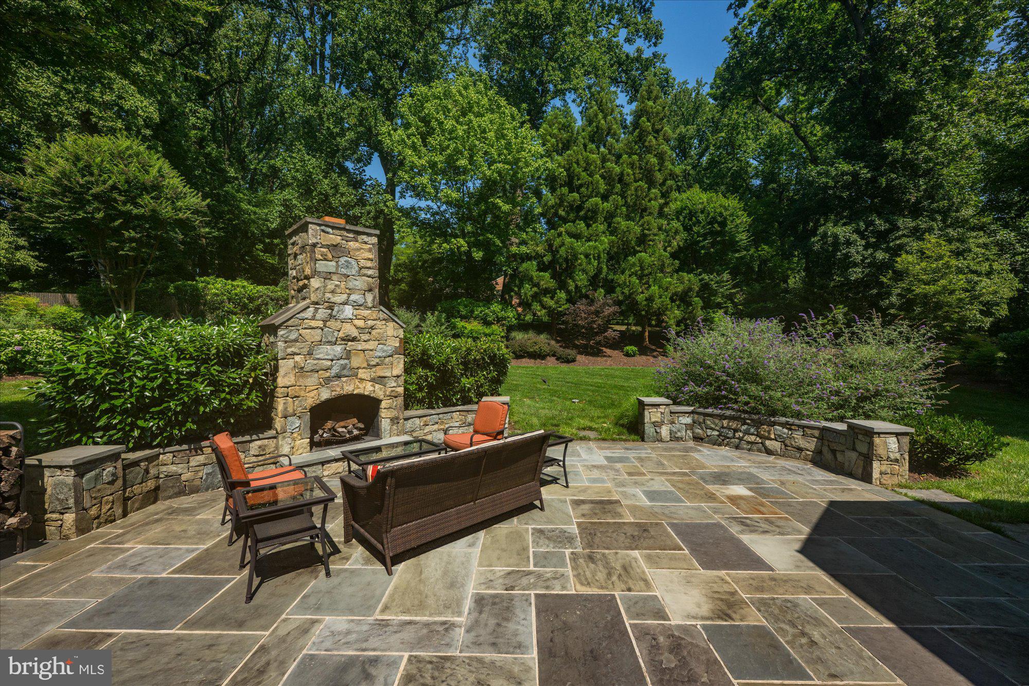 WILLIAMSBURG GARDENS - Residential