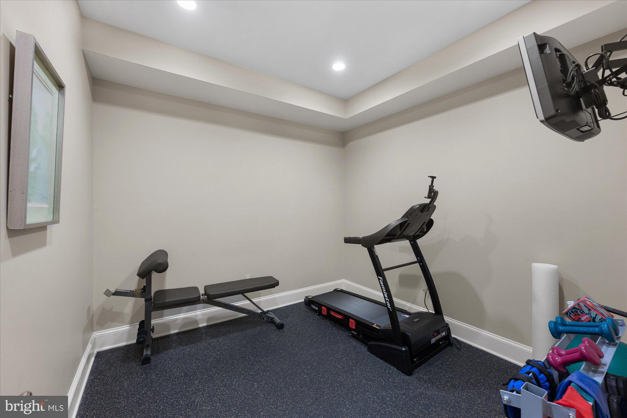 WILLIAMSBURG GARDENS - Residential