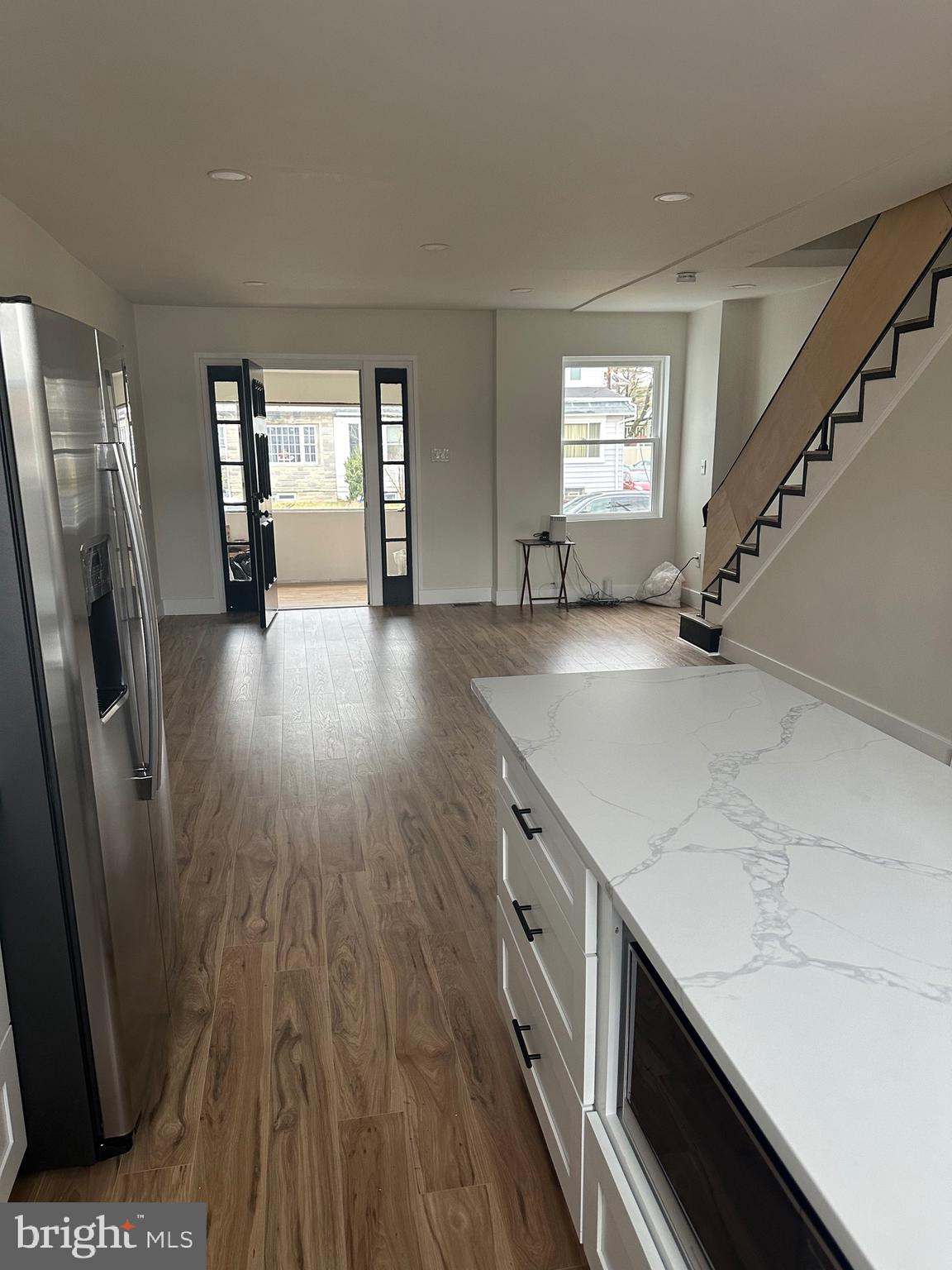 2277 HOLLINSHED AVENUE