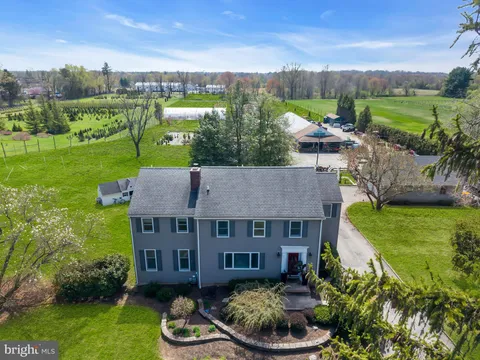 10 Woosamonsa Road, Pennington, NJ MLS: NJME2075570
