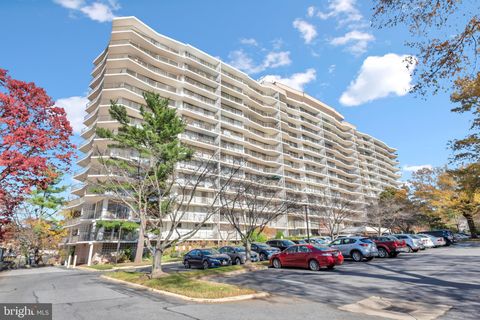 Photo of 3333 University Boulevard W #1008, KENSINGTON, MD 20895 (MLS # MDMC2223416)