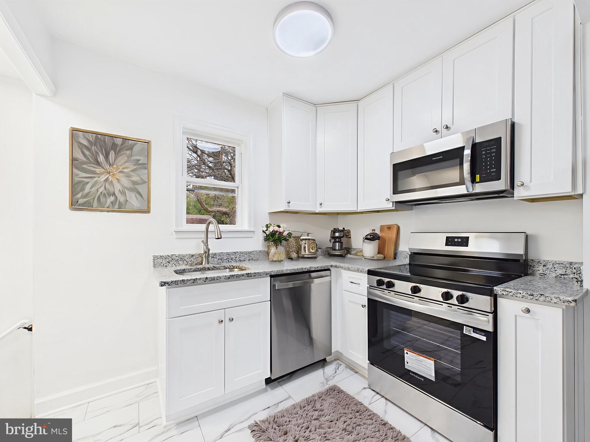 HOLLYWOOD - Residential