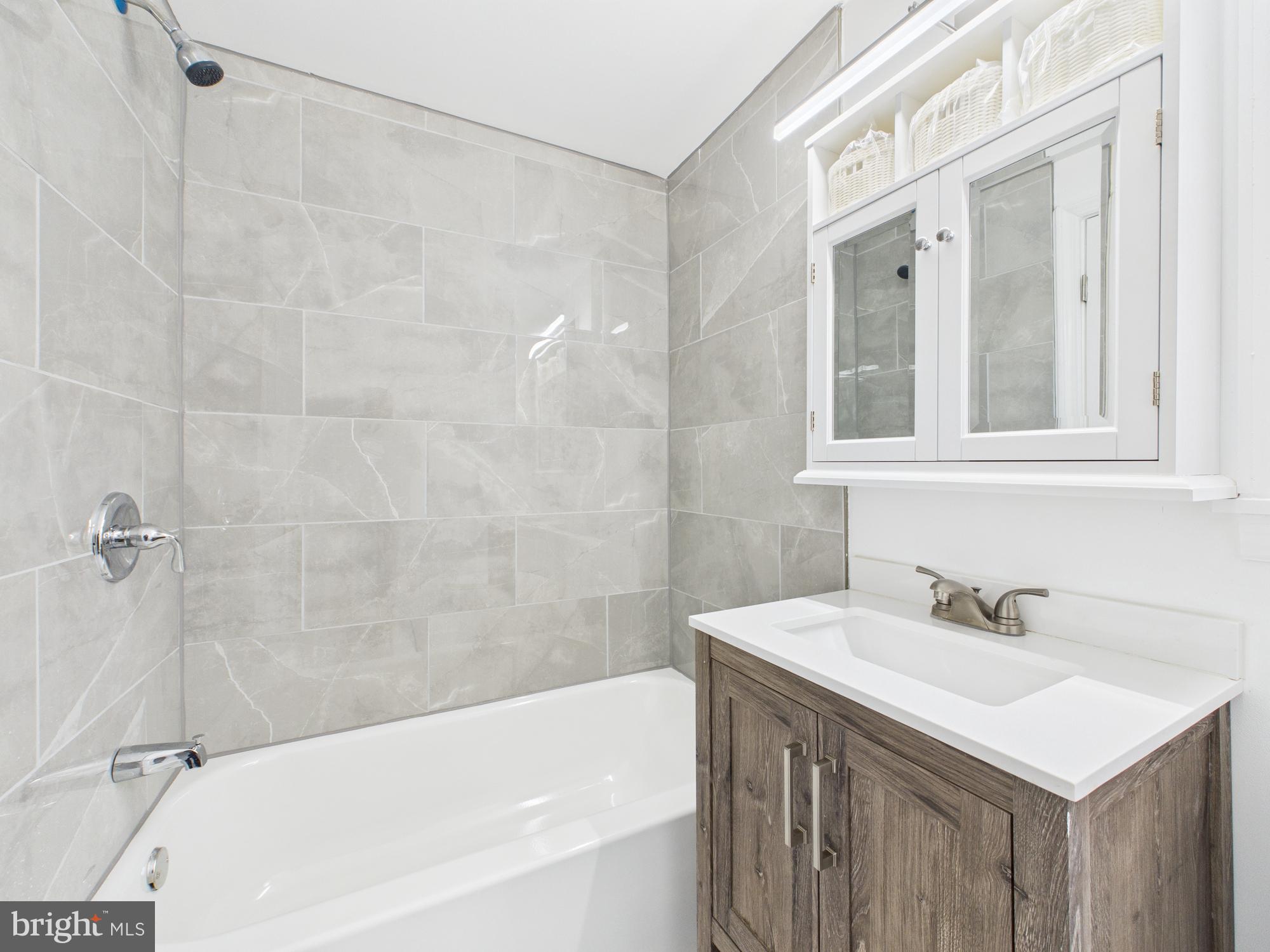 HOLLYWOOD - Residential