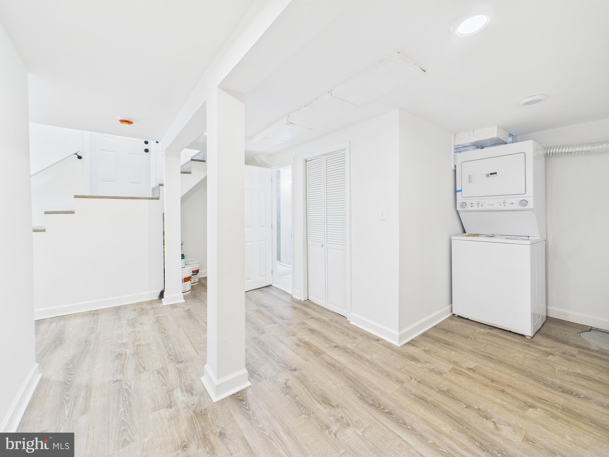 HOLLYWOOD - Residential