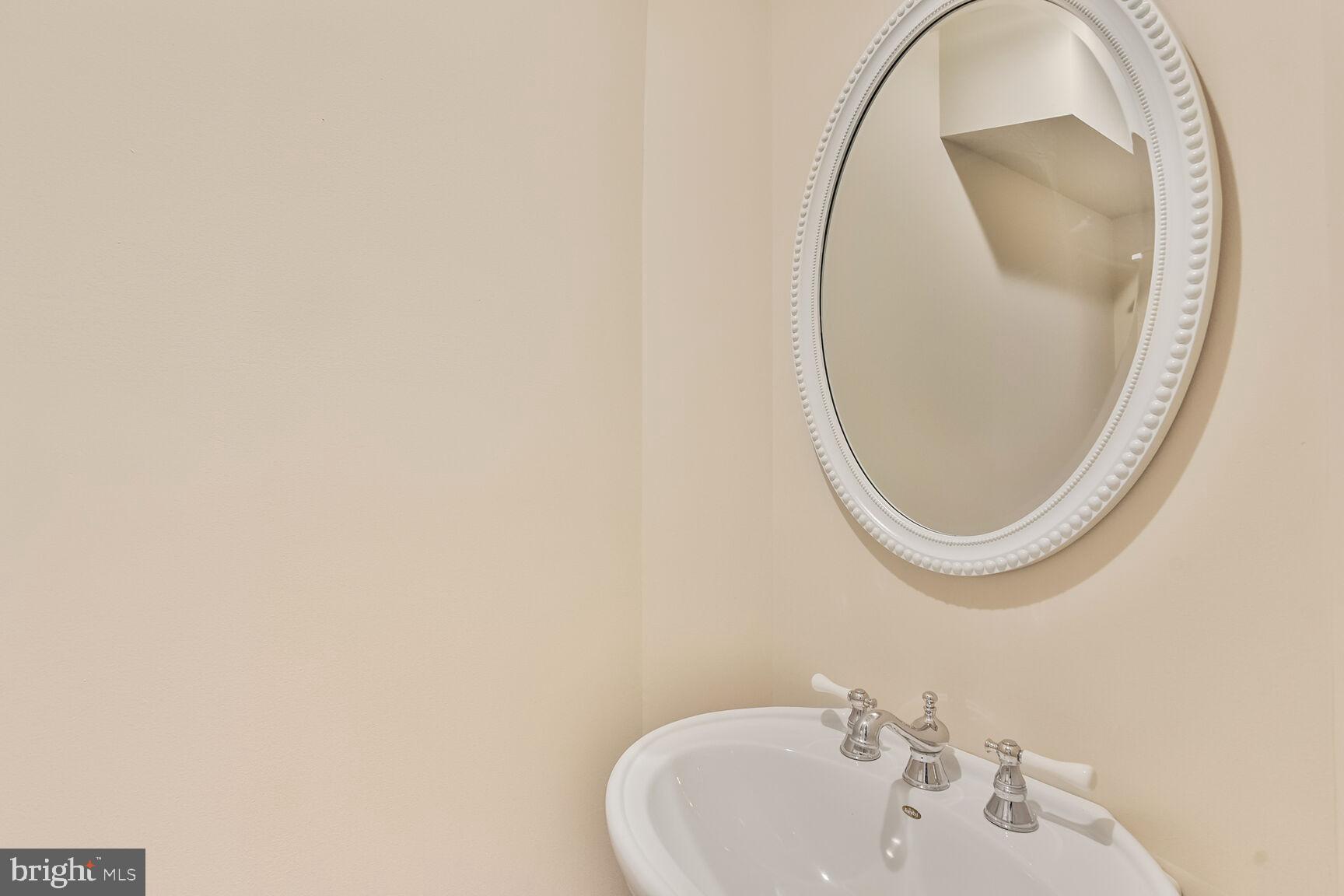 ASHBURN VILLAGE - Residential Lease