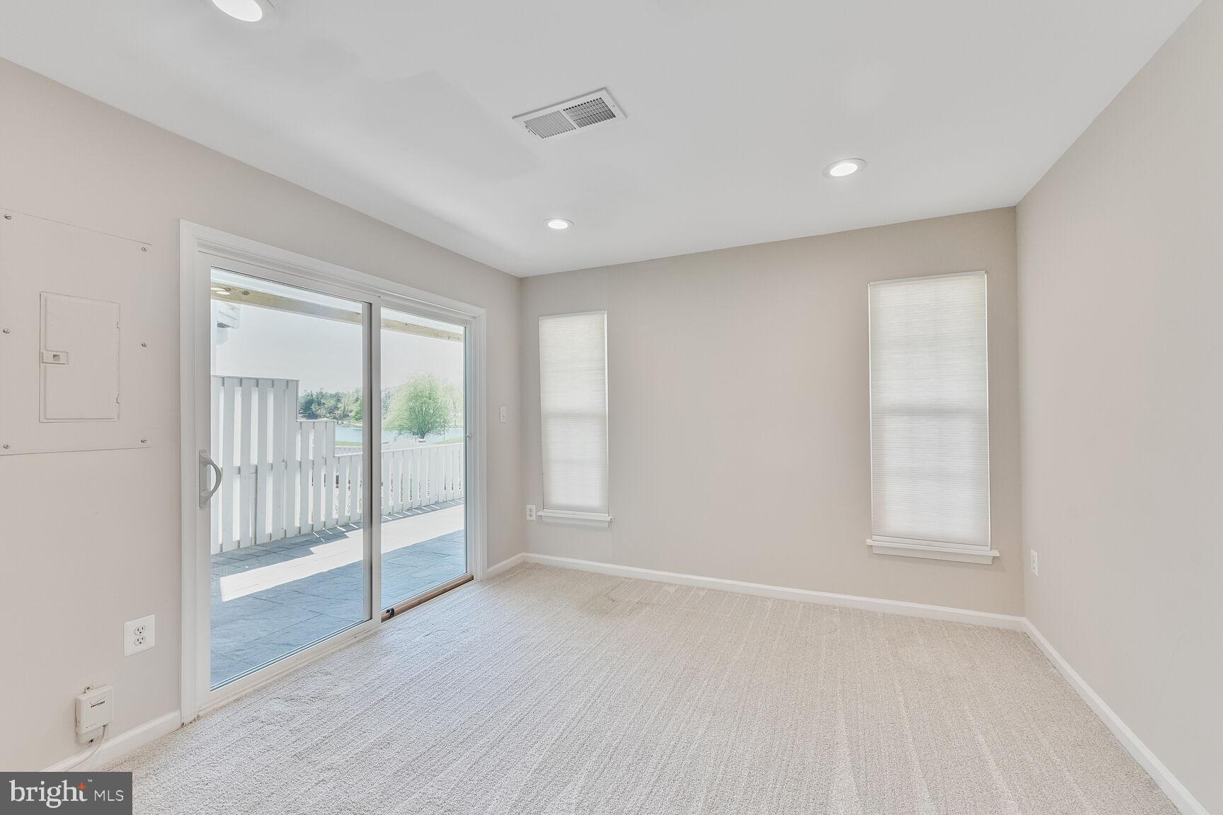 ASHBURN VILLAGE - Residential Lease