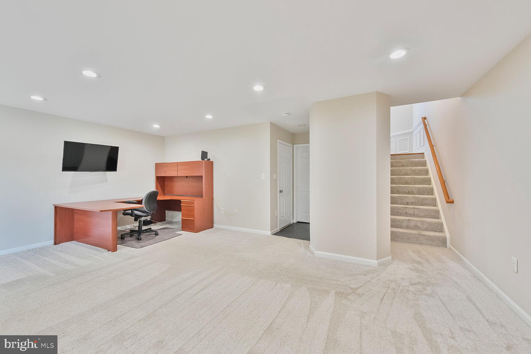 ASHBURN VILLAGE - Residential Lease