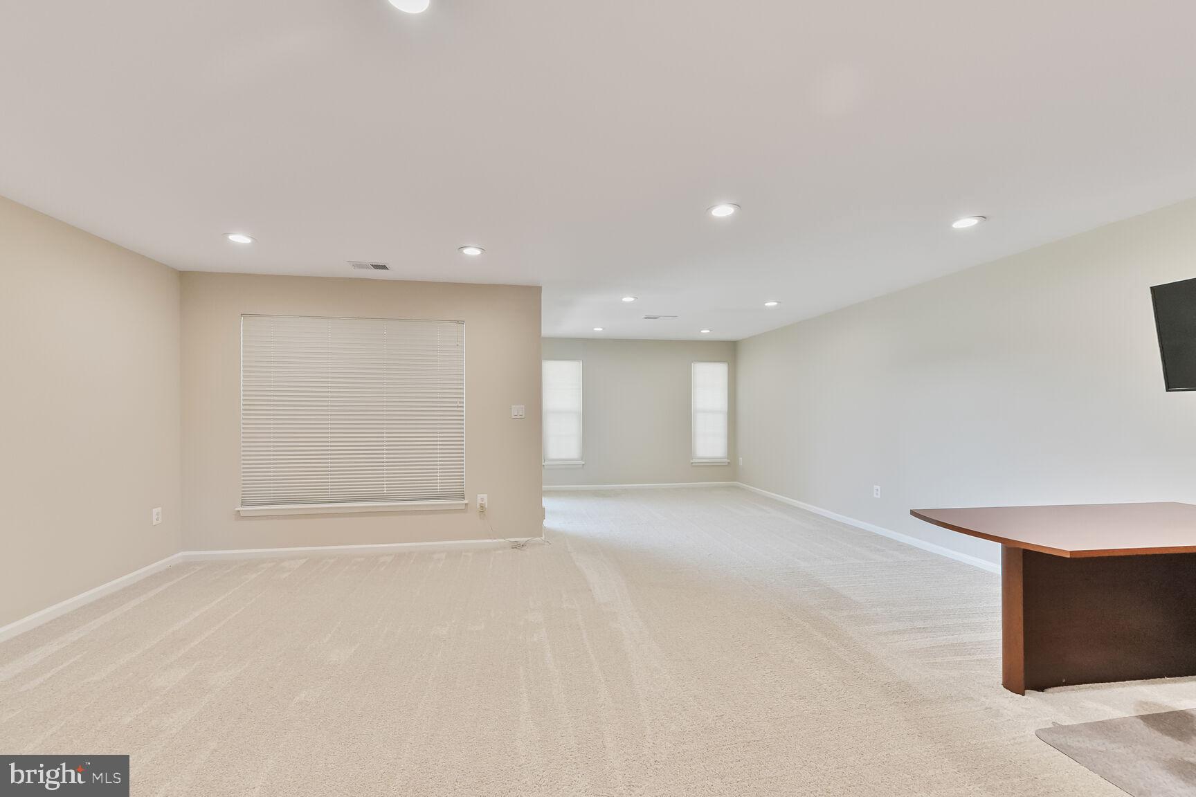 ASHBURN VILLAGE - Residential Lease