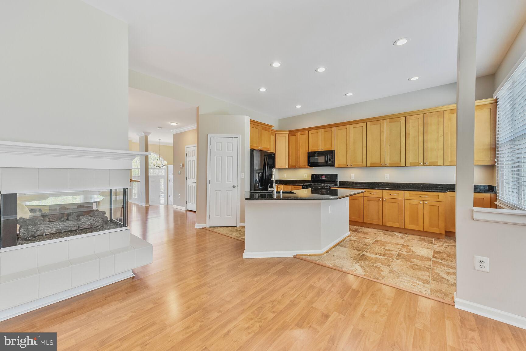 ASHBURN VILLAGE - Residential Lease