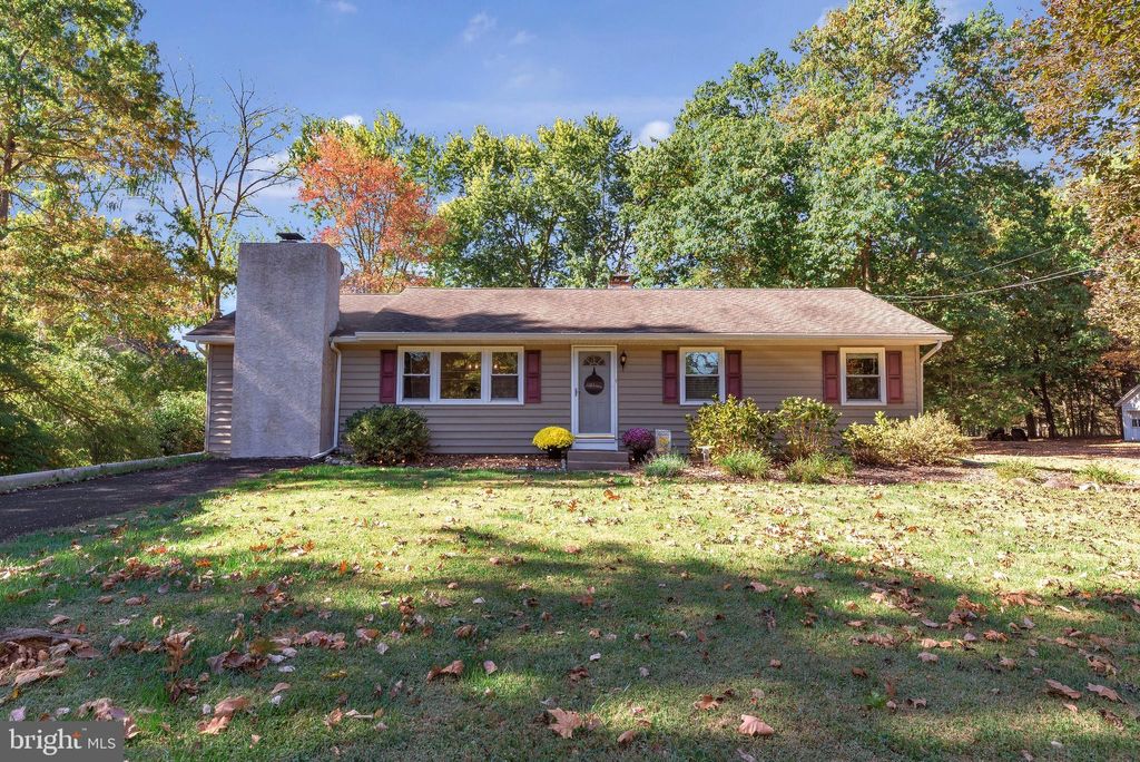 Photo of 218 Keeley Avenue, DOYLESTOWN, PA 18901 (MLS # PABU2107272)