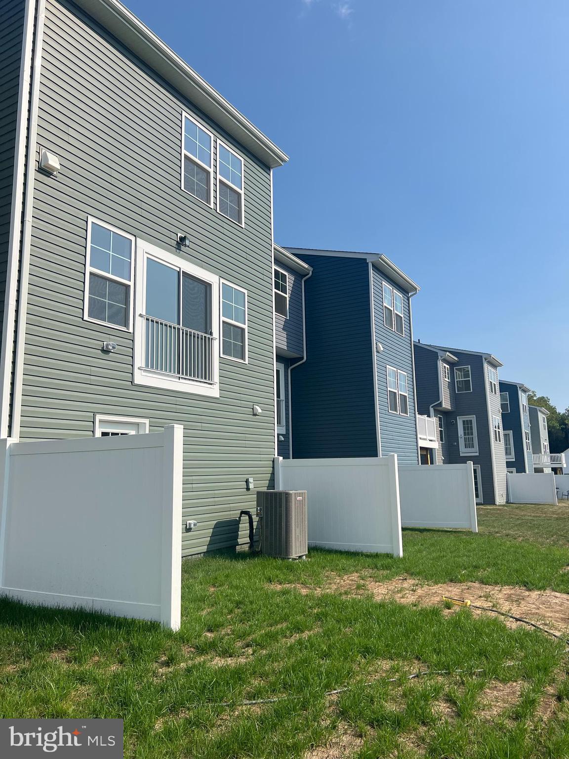 OVERLOOK AT RIVERSIDE TOWNHOMES - Residential Lease