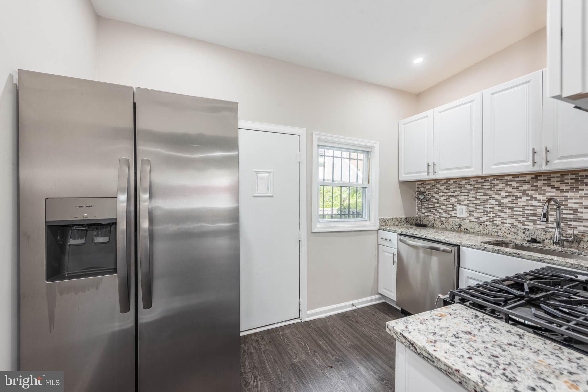 HOLLINS MARKET - Residential Lease