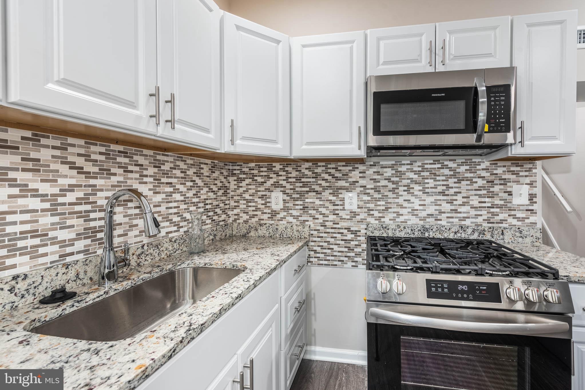 HOLLINS MARKET - Residential Lease