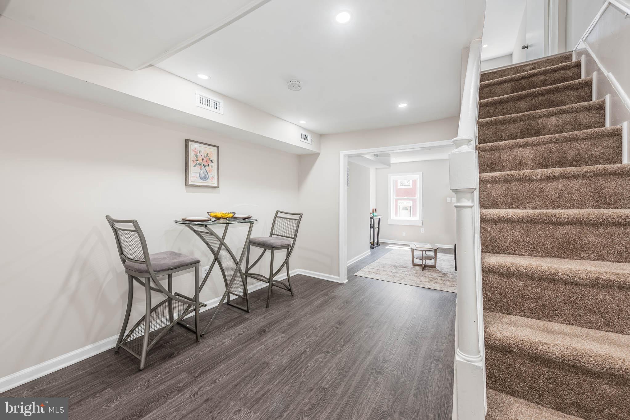 HOLLINS MARKET - Residential Lease