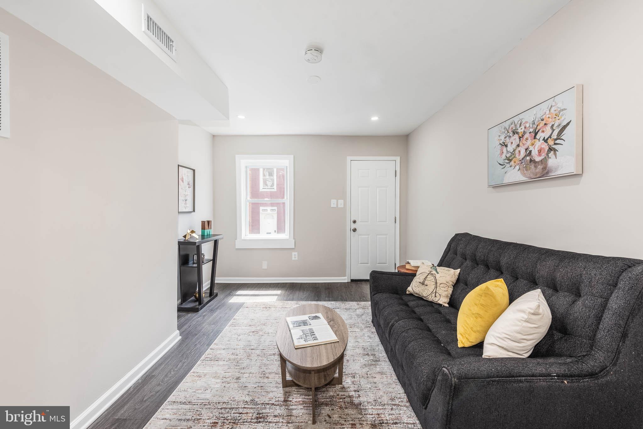 HOLLINS MARKET - Residential Lease