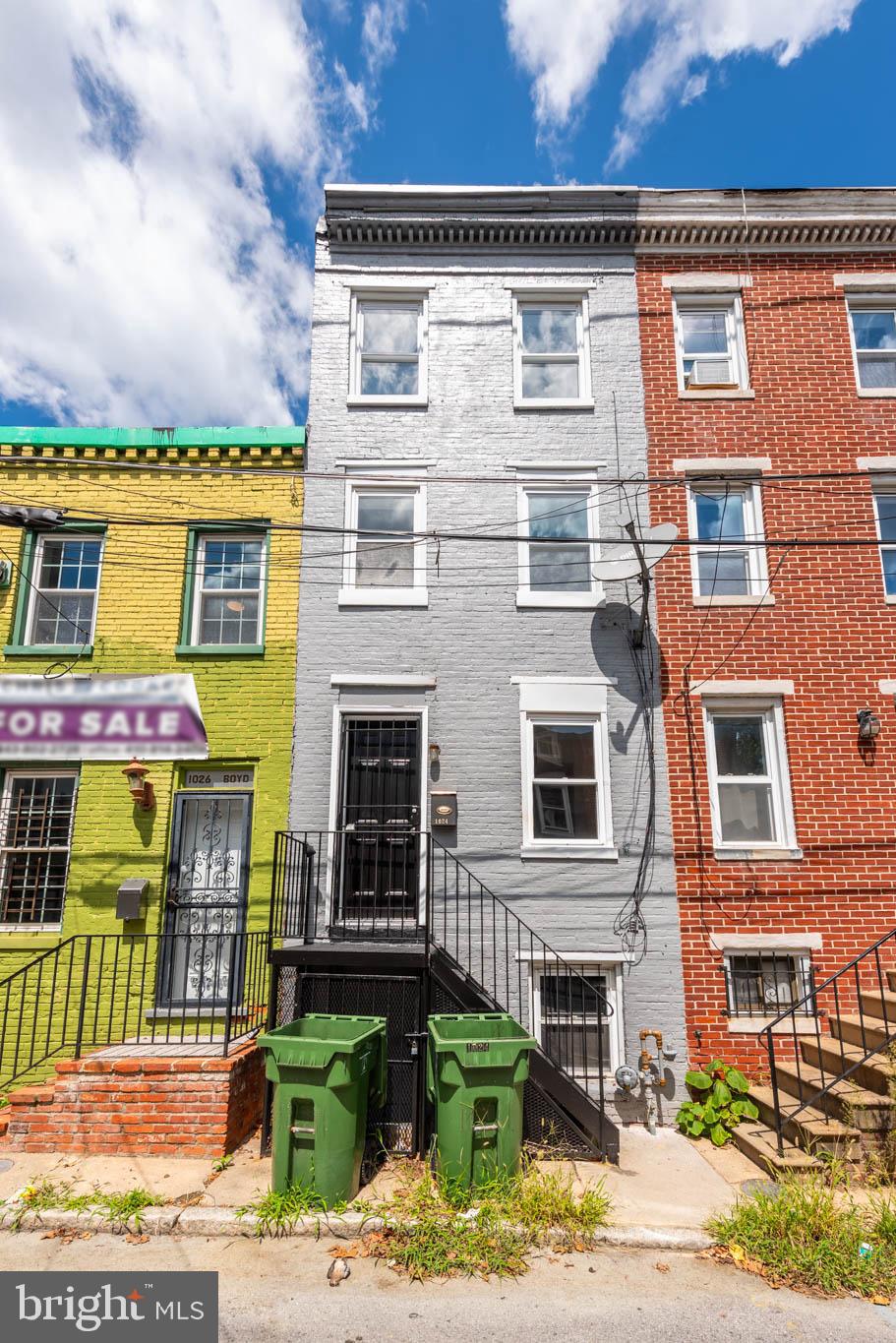 HOLLINS MARKET - Residential Lease