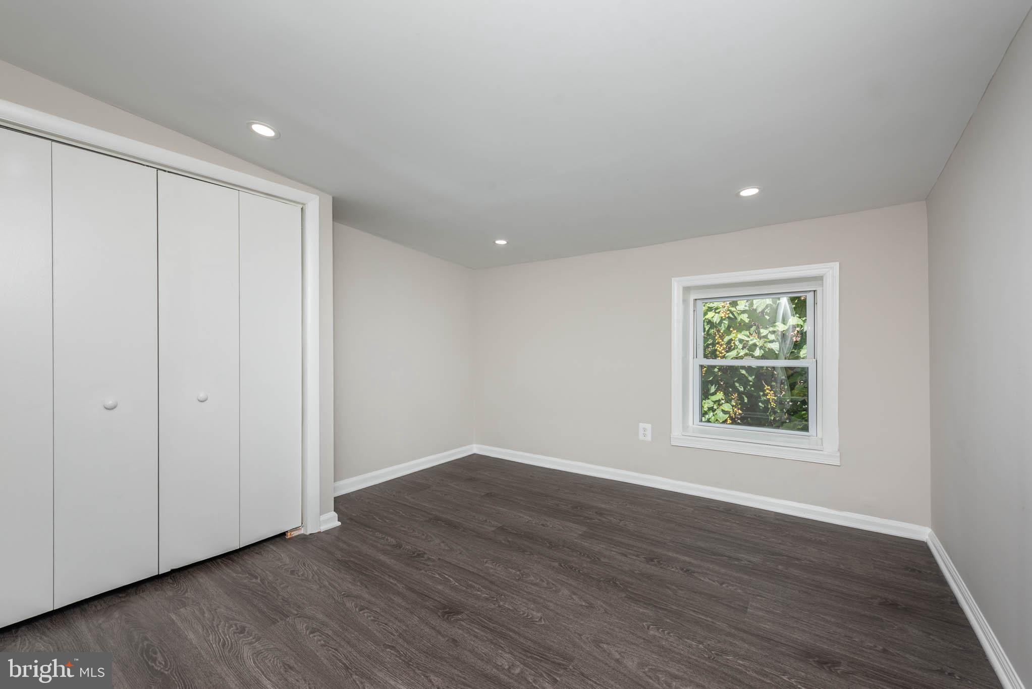 HOLLINS MARKET - Residential Lease
