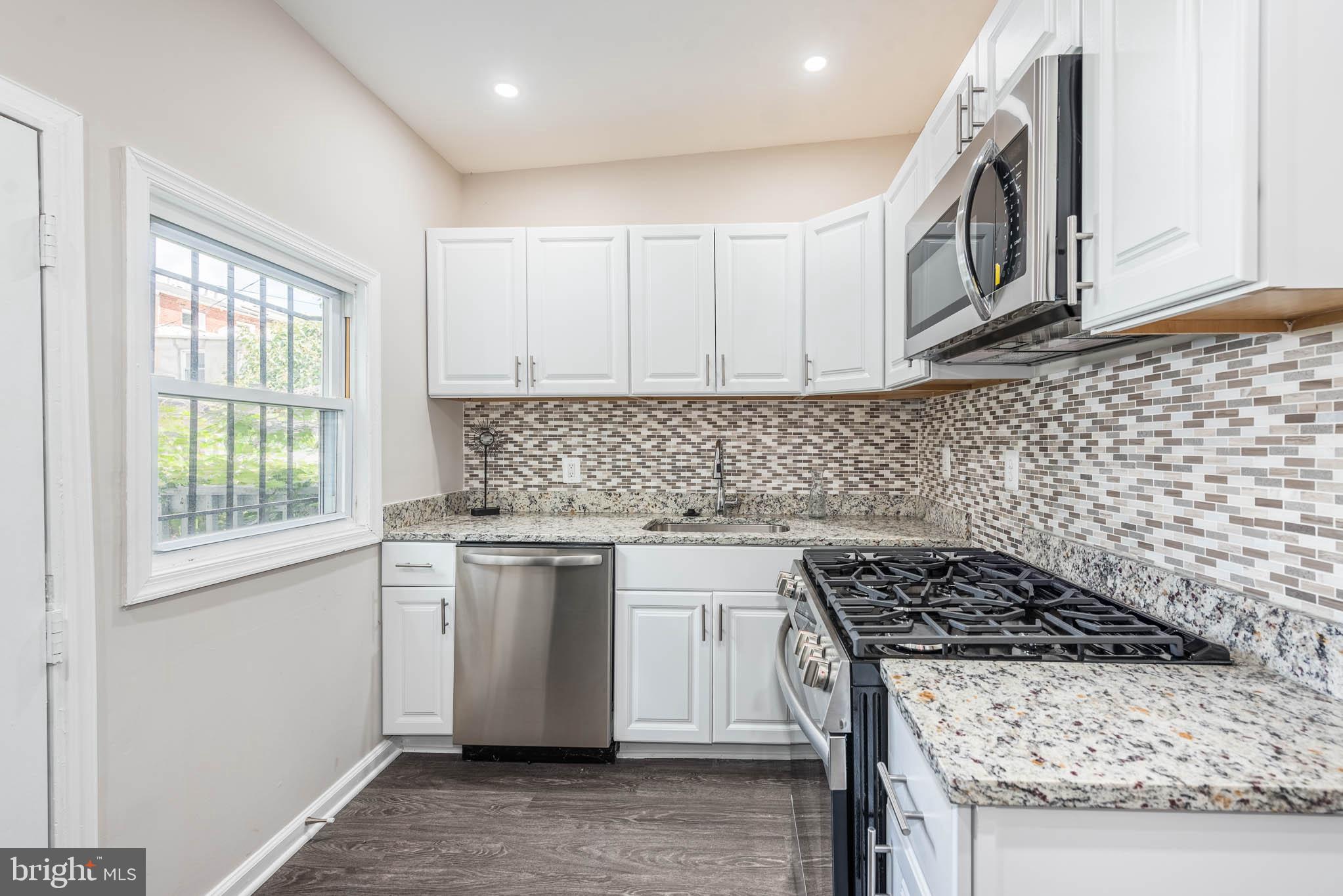 HOLLINS MARKET - Residential Lease