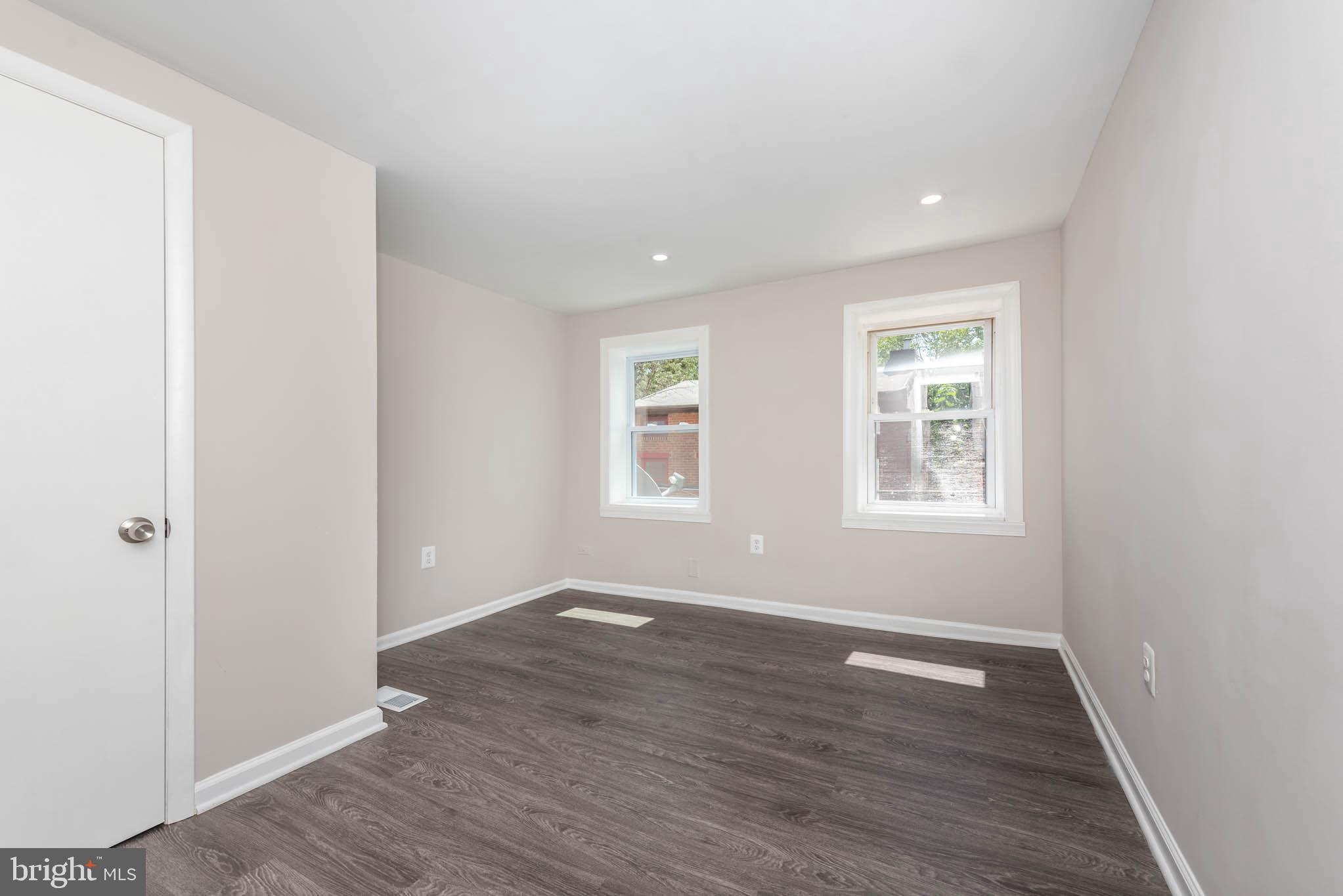 HOLLINS MARKET - Residential Lease
