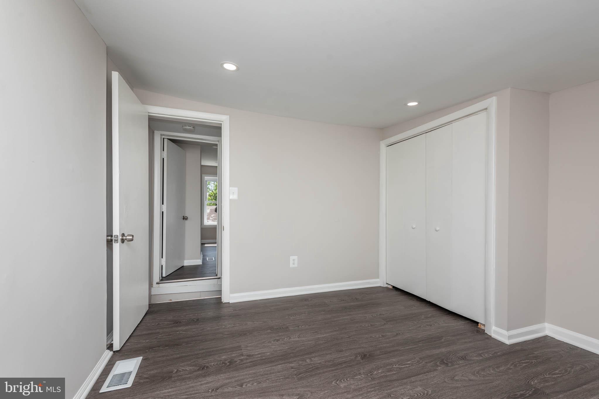 HOLLINS MARKET - Residential Lease