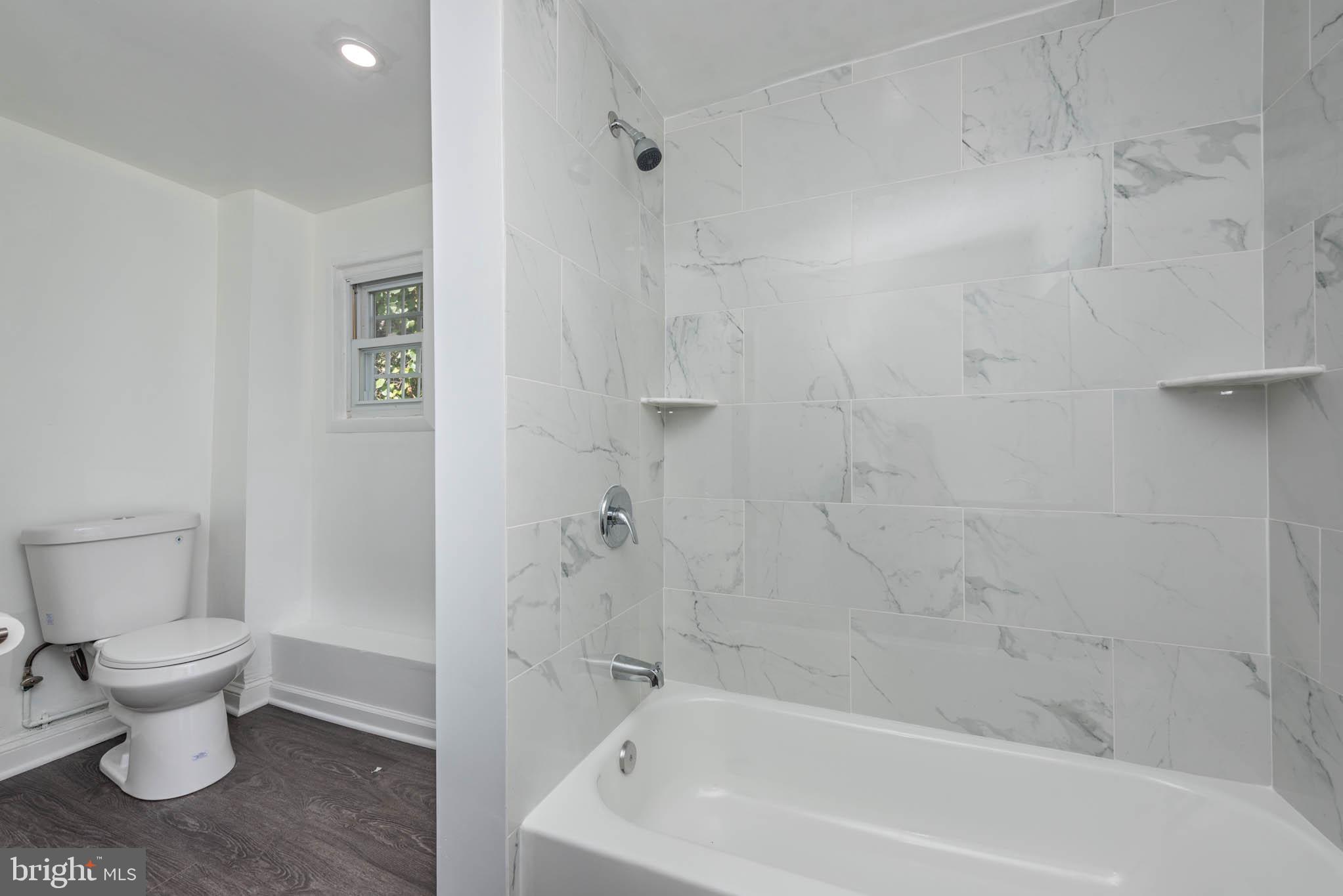 HOLLINS MARKET - Residential Lease