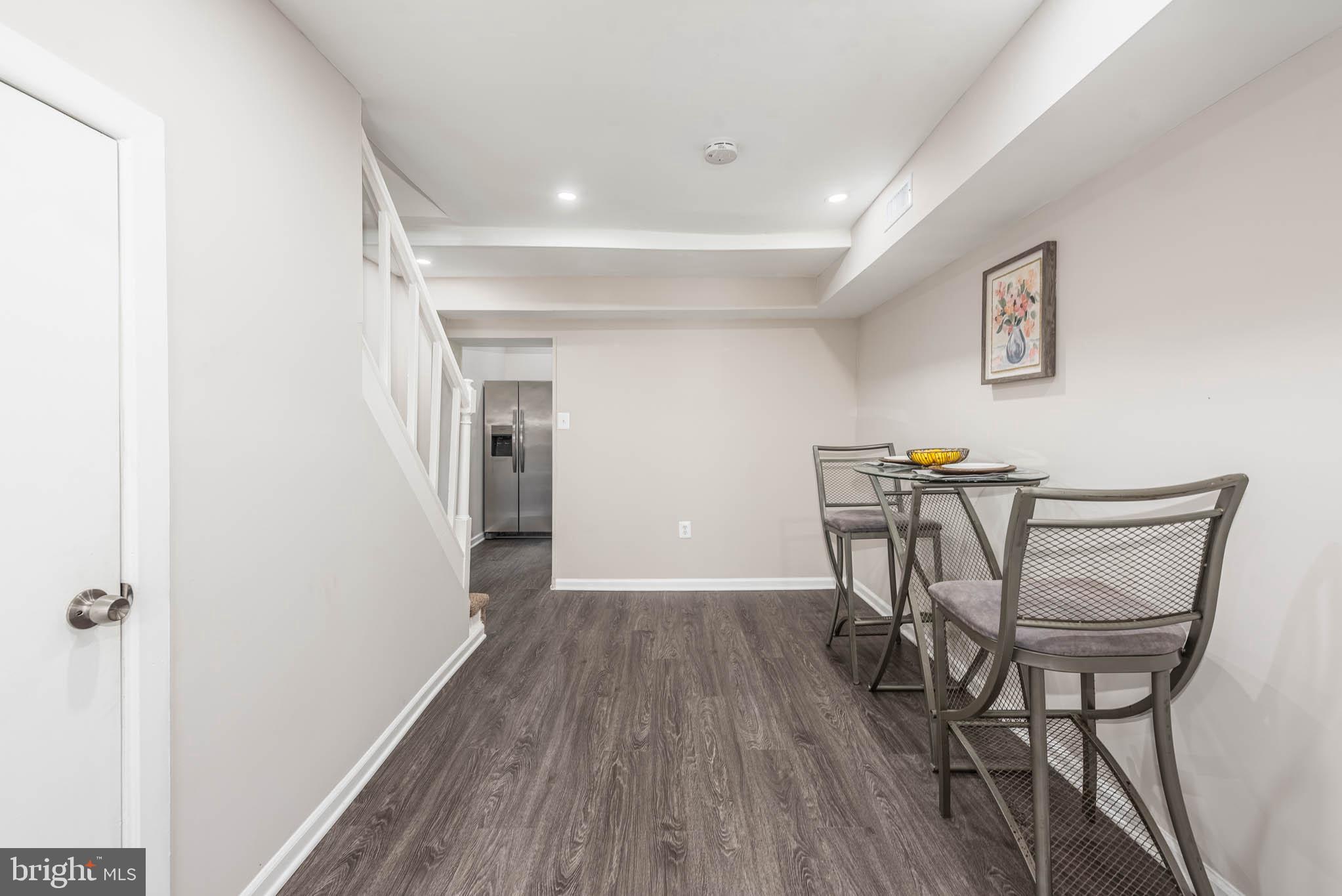 HOLLINS MARKET - Residential Lease