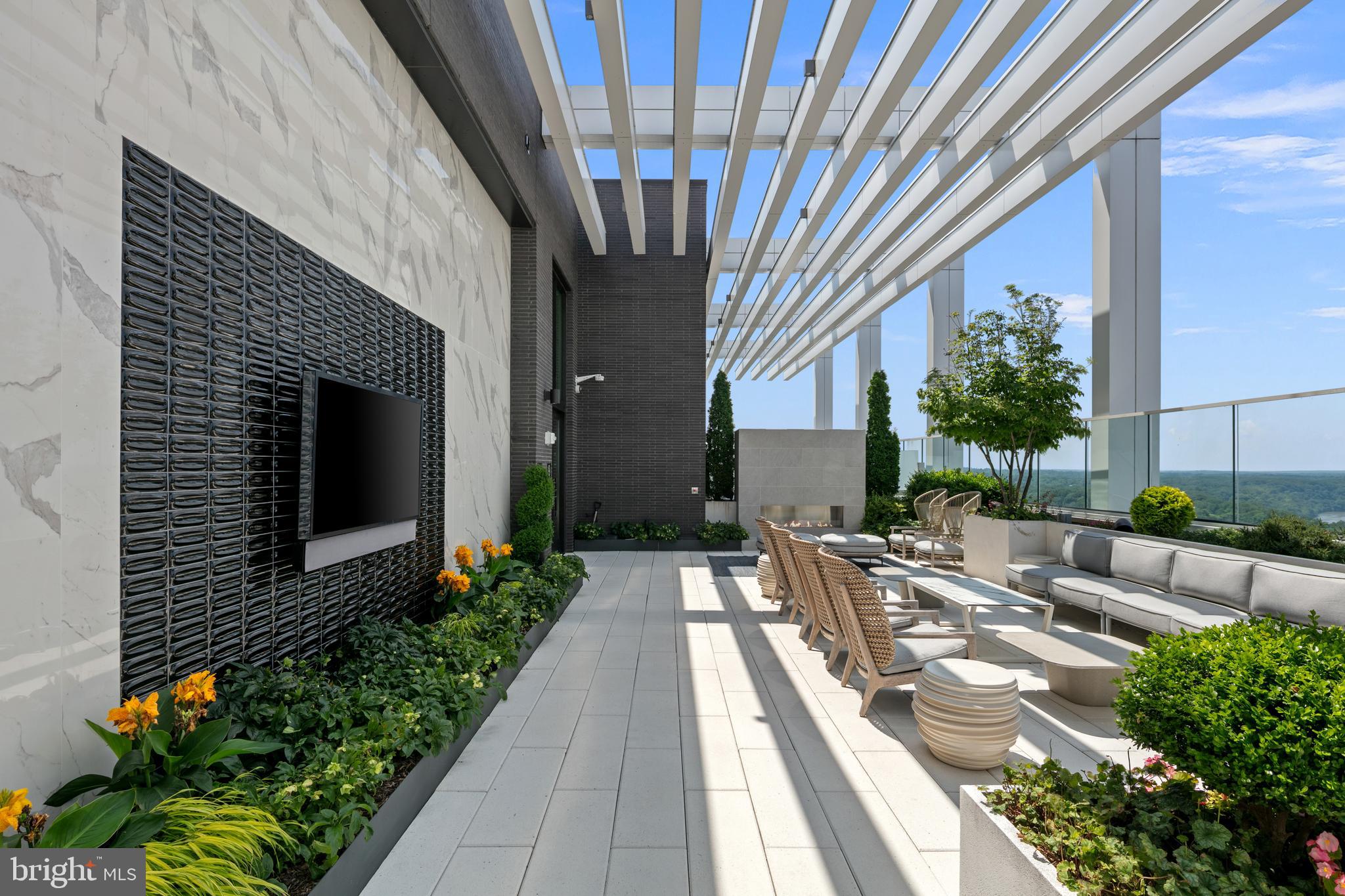 ROSSLYN - Residential