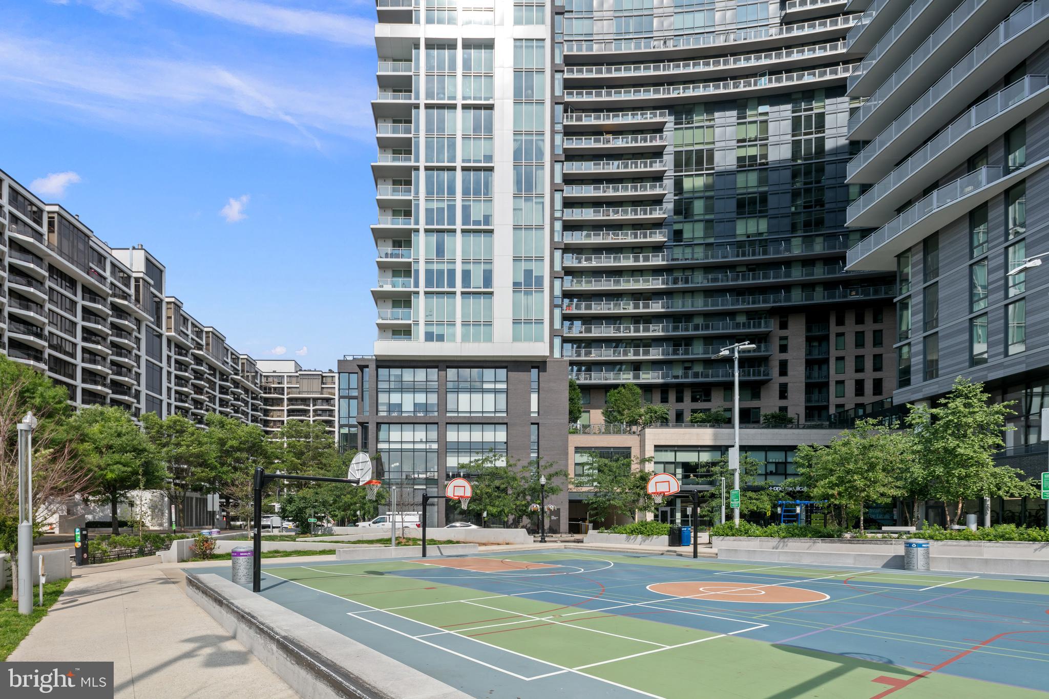 ROSSLYN - Residential