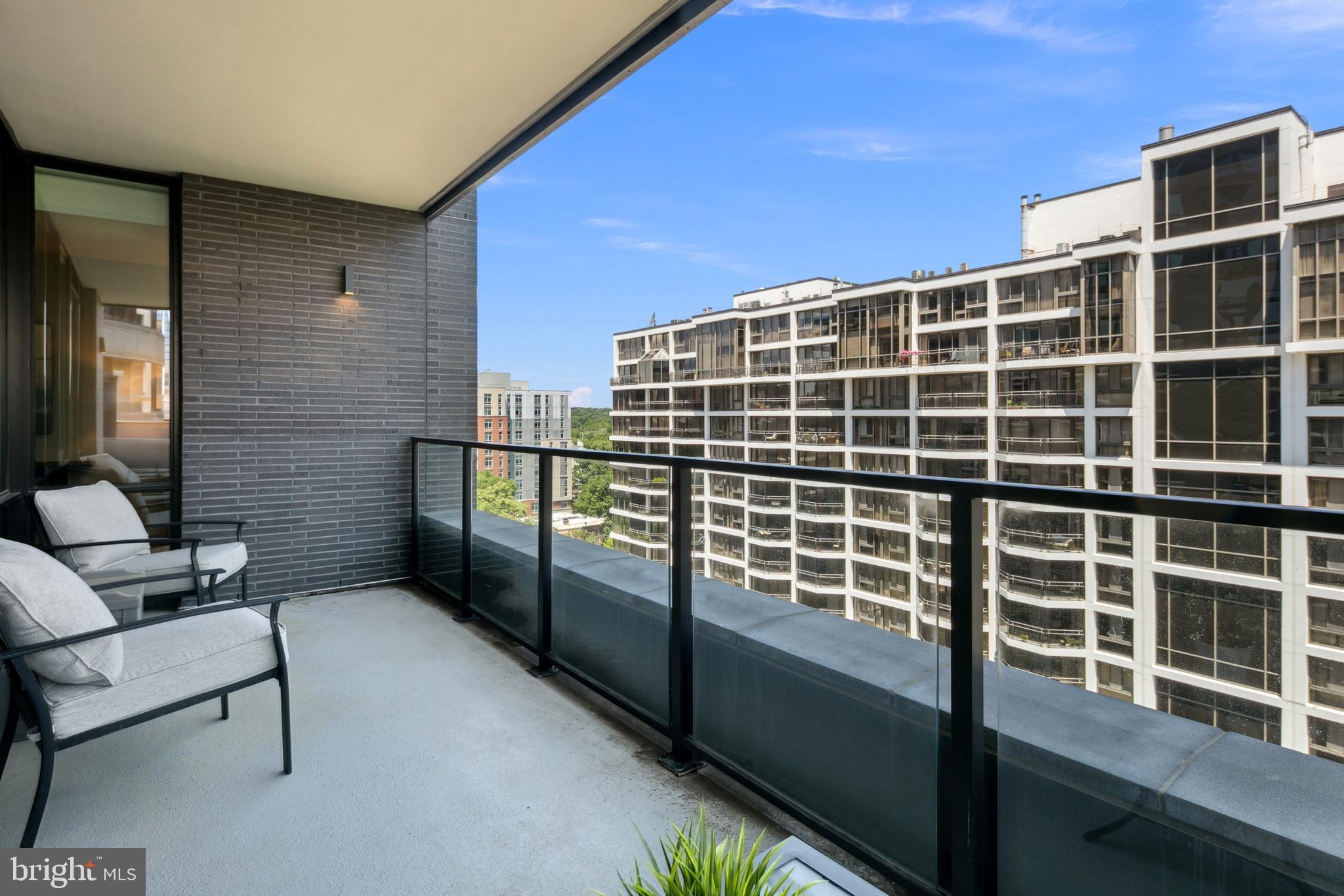 ROSSLYN - Residential