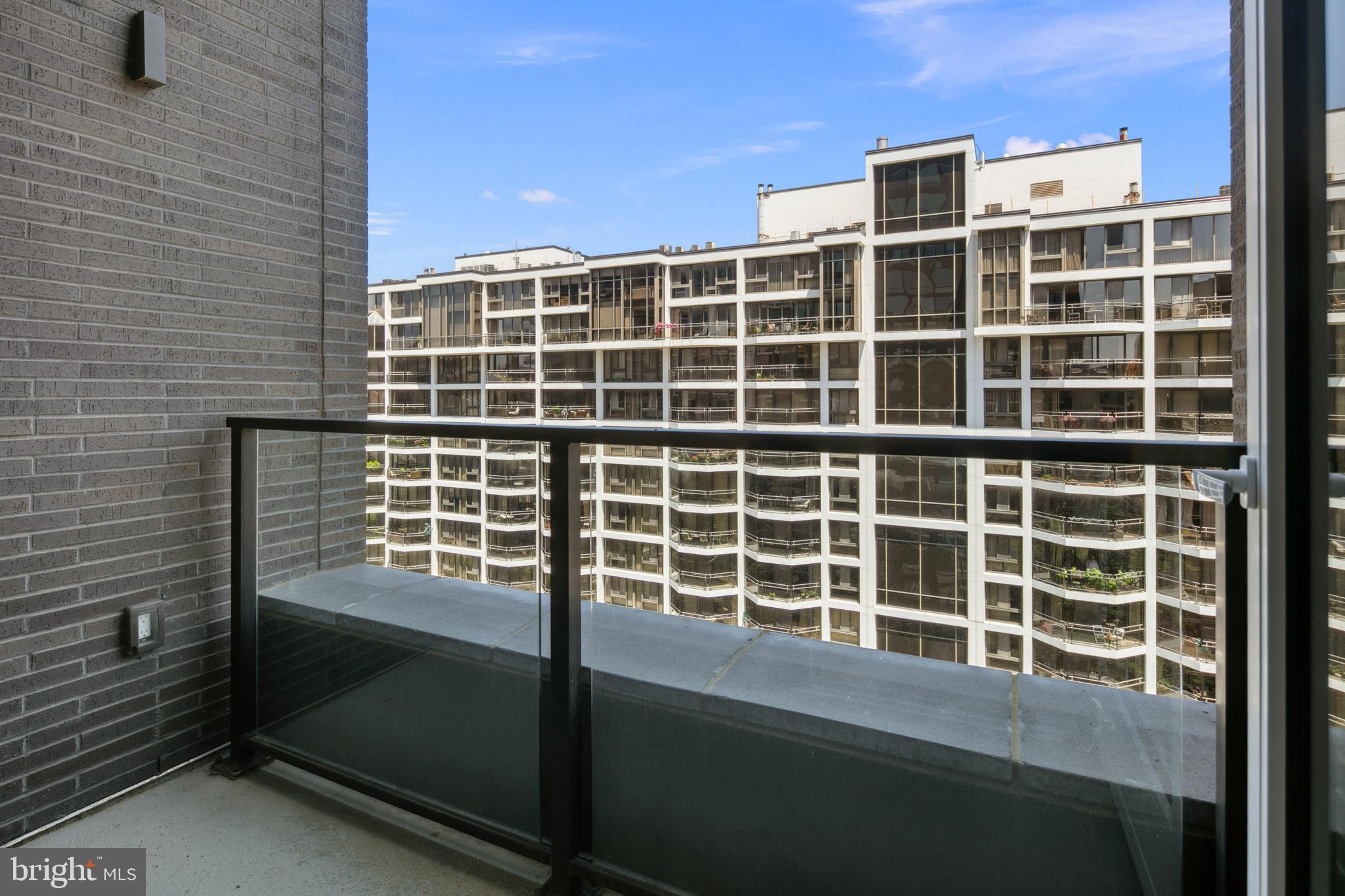 ROSSLYN - Residential