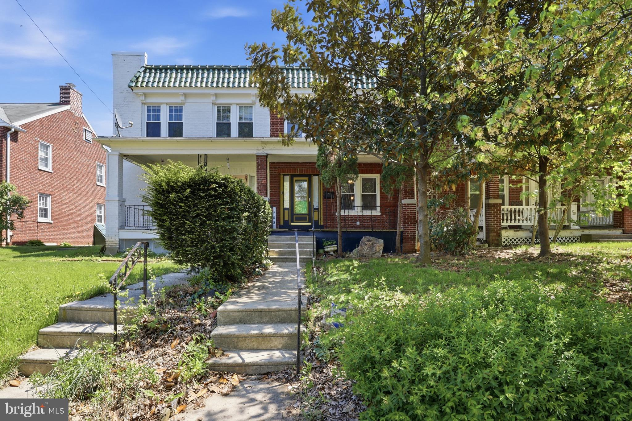 752 NEW HOLLAND AVENUE