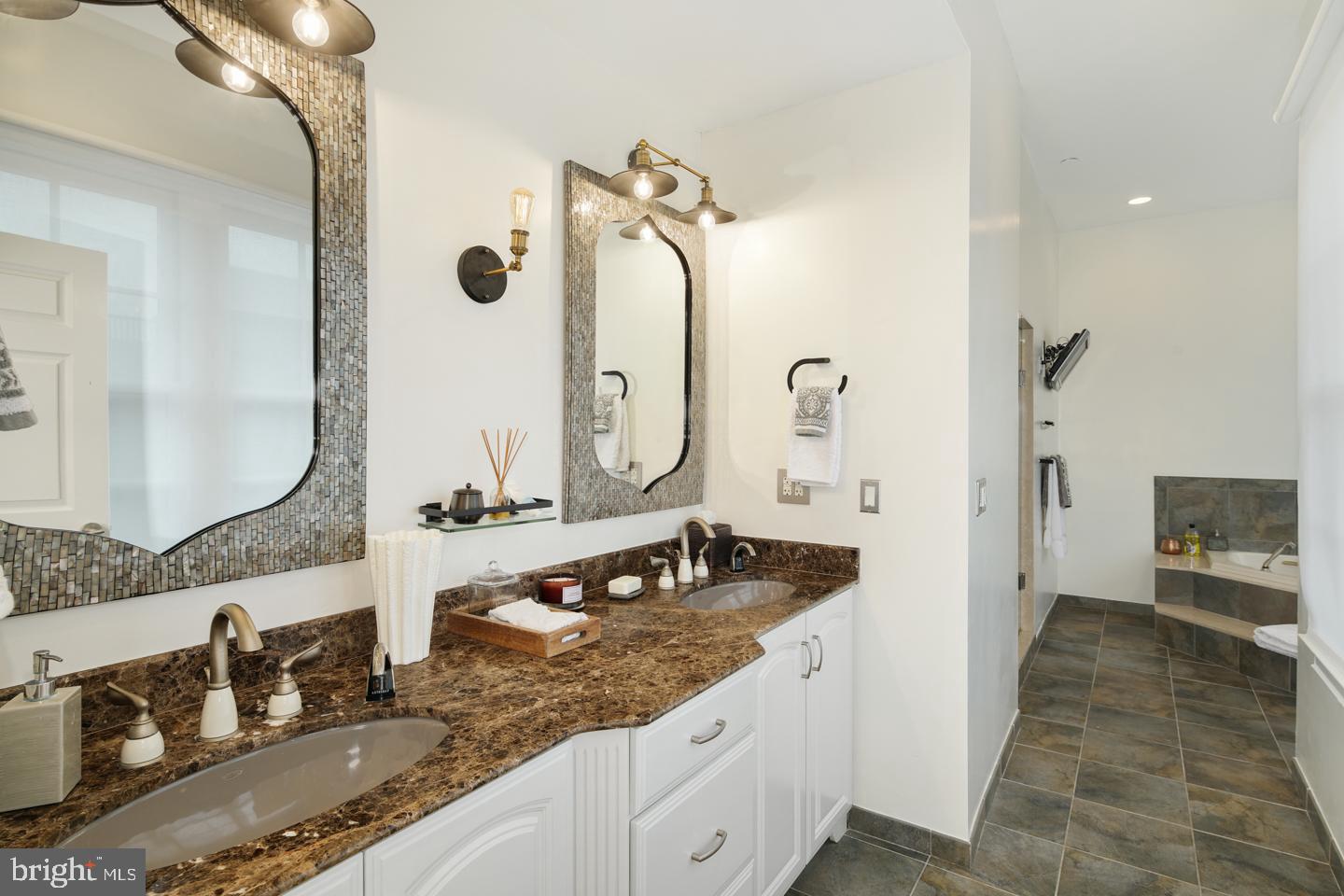 ART MUSEUM AREA - Residential