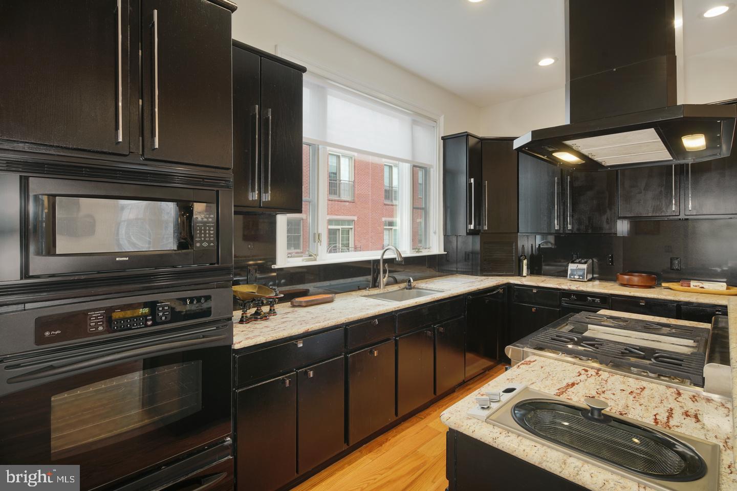 ART MUSEUM AREA - Residential