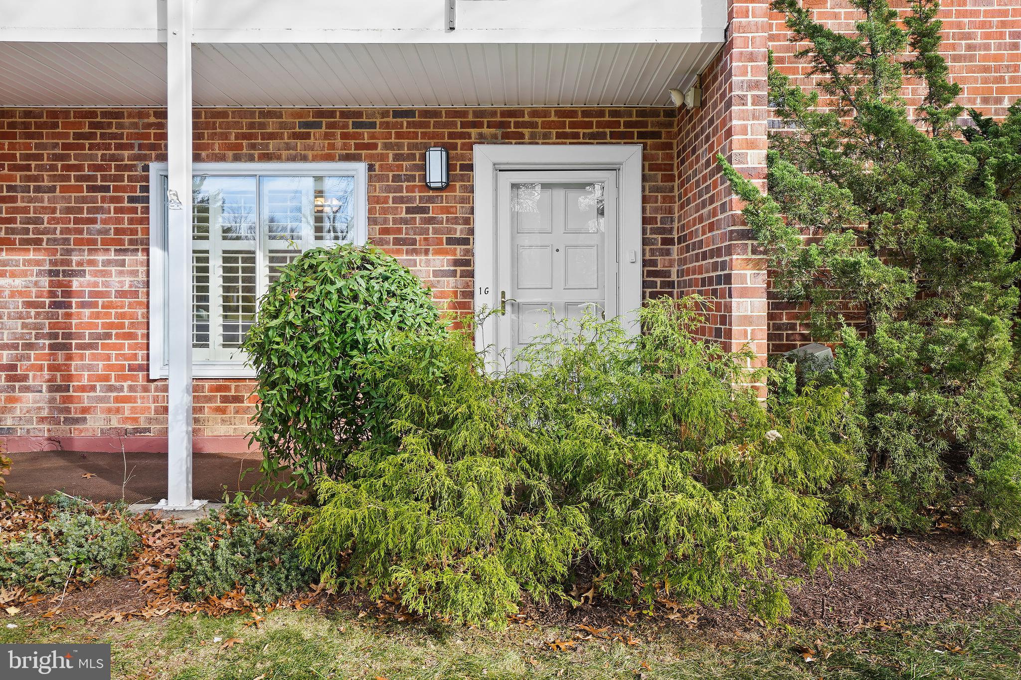 LEISURE WORLD - Residential