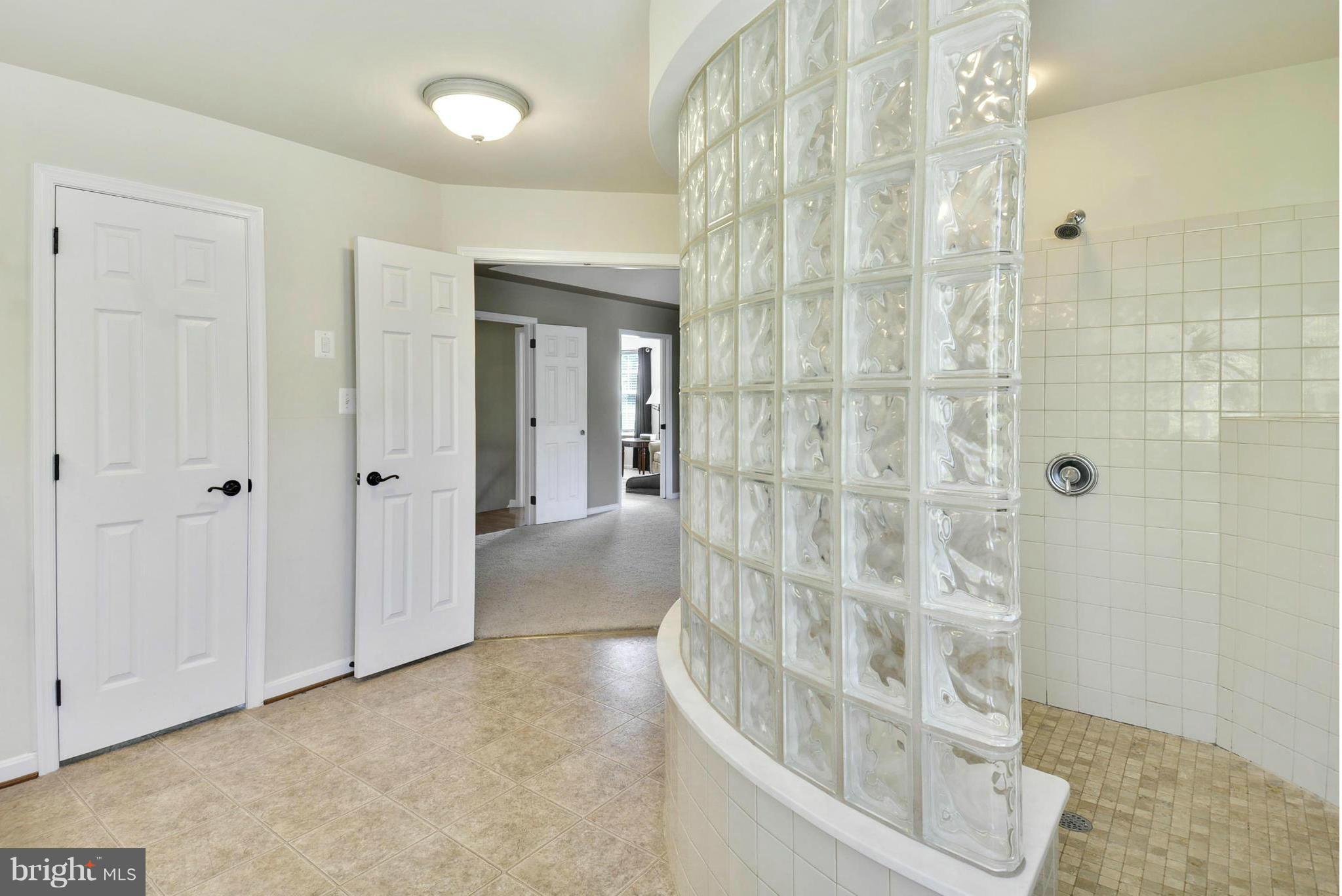 BEN OAKS - Residential