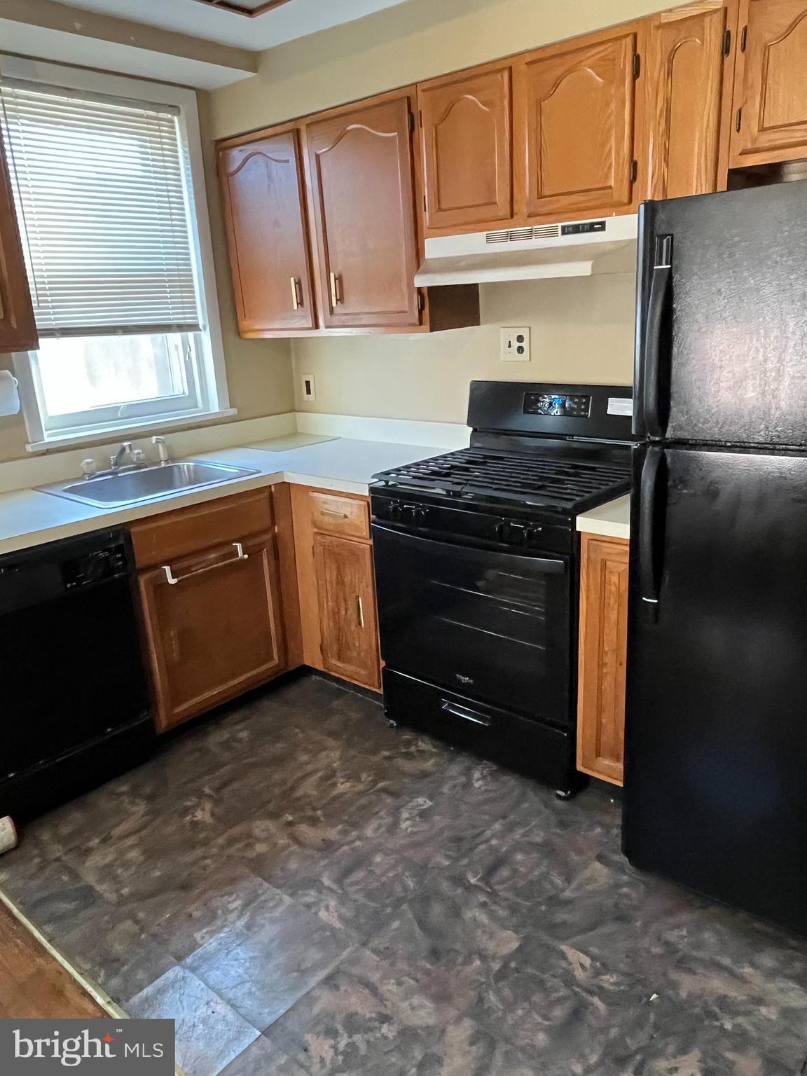 615 WEST AVENUE 2ND FLOOR