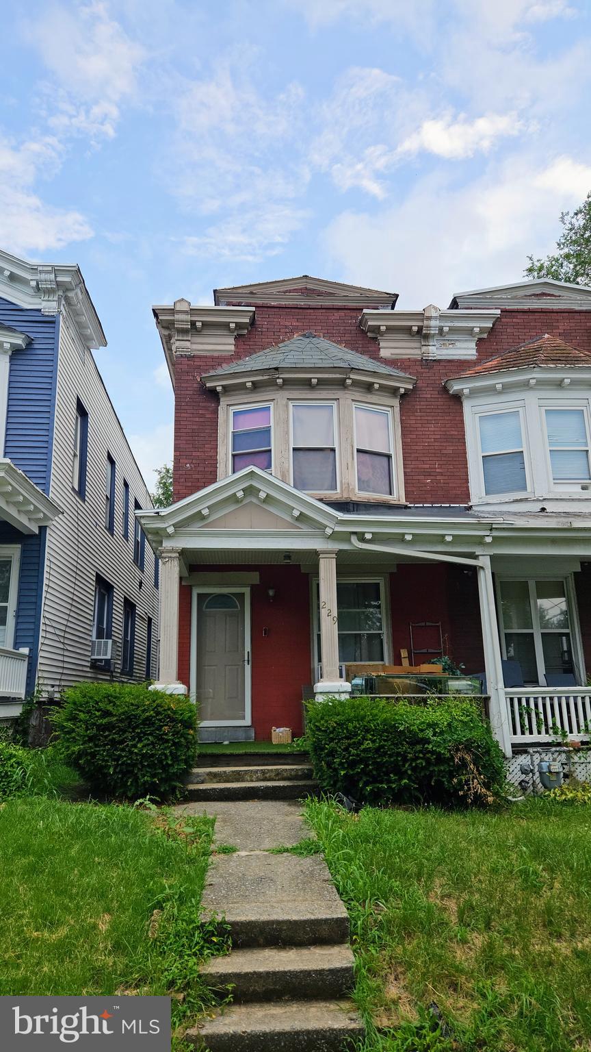 Welcome to 229 S 19th St, Harrisburg, PA 17104. This semi-detached home boasts 3 spacious bedrooms and 1 bathroom, making it an excellent investment opportunity. With a long-term tenant already in place on a month-to-month lease, you can start earning rental income immediately. The home was fully remodeled 5 years ago, including all new equipment and a durable rubber roof. Situated close to local amenities, schools, and parks, this property offers convenience and a great living environment. Don't miss out on this opportunity. Schedule your showing today!