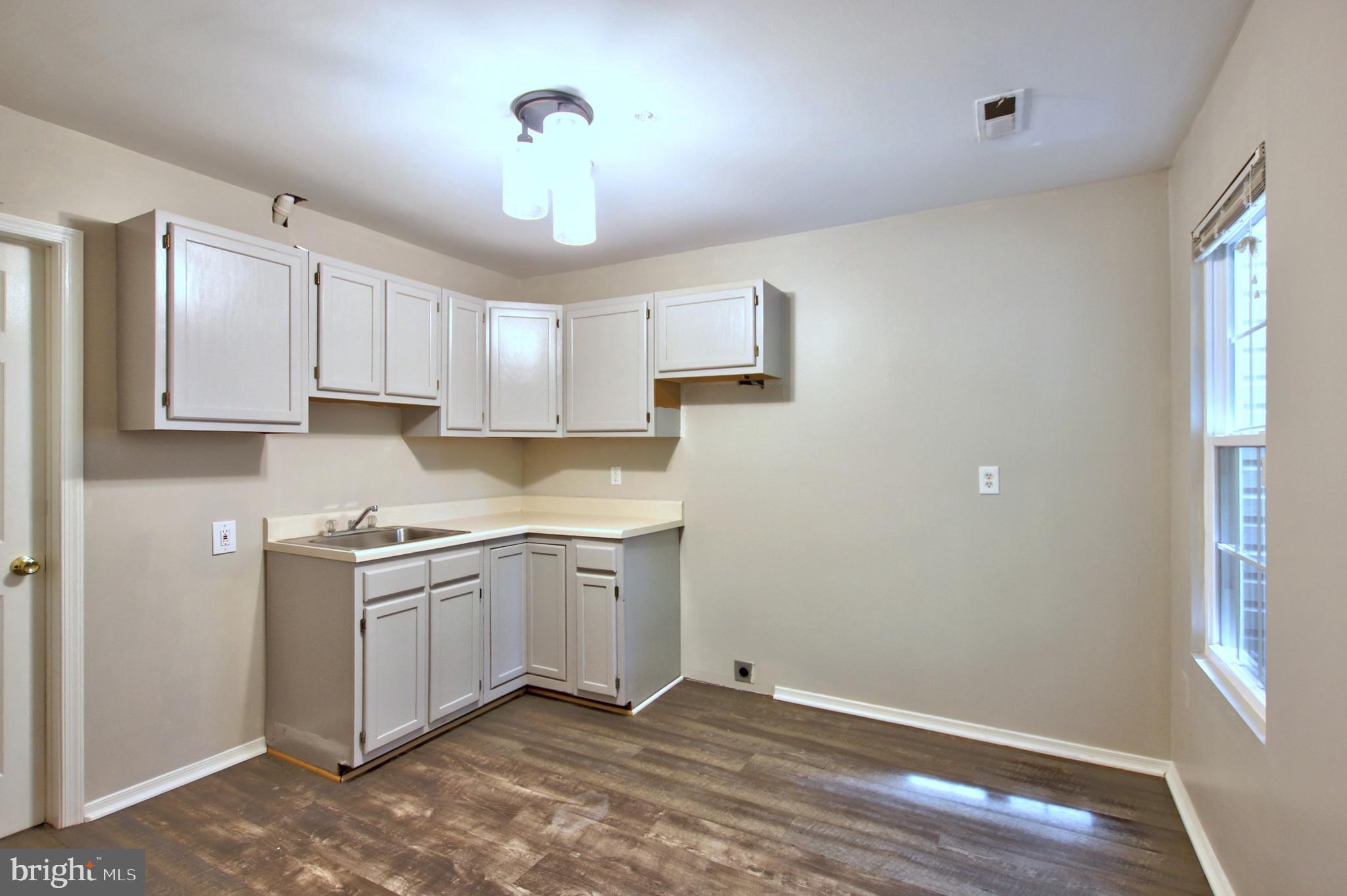 SEVEN OAKS - Residential