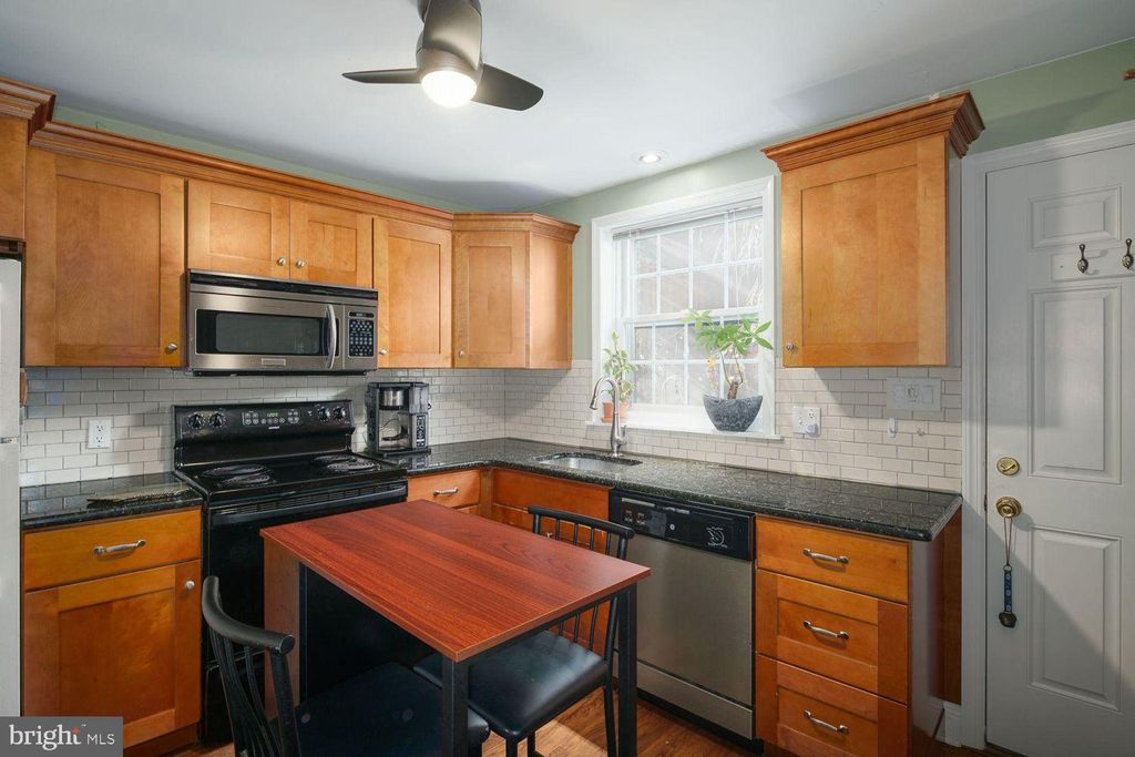 Photo of 124 Catharine Street #B, PHILADELPHIA, PA 19147 (MLS # PAPH2576832)
