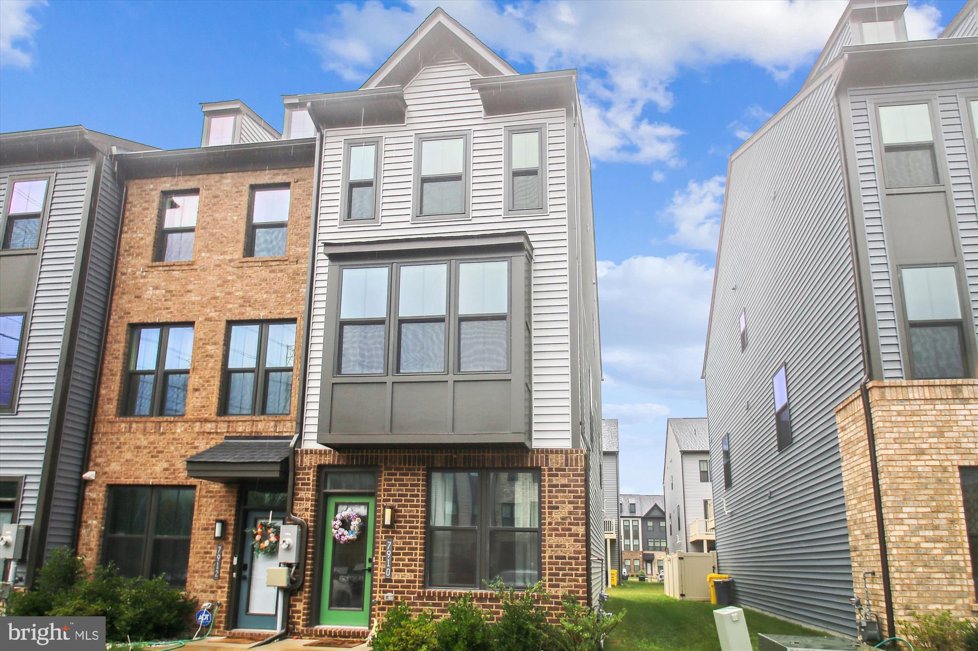 Stunning End-Unit Townhouse – Move-In Ready!
Discover effortless living in this barely lived-in, end-unit townhouse located in a desirable waterfront community. This home offers an exceptional layout designed for comfort and convenience, with a unique feature: a ground-level bedroom and full bathroom, perfect for those seeking easy access without stairs.
The ground floor also boasts a versatile family room with sliders leading directly to your backyard, ideal for entertaining or relaxing.
Ascend to the main level and be greeted by a gourmet kitchen that's a chef's dream, featuring rich coffee-colored cabinetry, stainless steel appliances, and elegant granite countertops. A separate eating area provides a cozy spot for meals. This level also includes a convenient powder room and a spacious living room, perfect for gathering with friends and family.
The upper level is dedicated to private retreats, offering two primary bedrooms, each with its own en-suite bathroom and generous closet space, providing ultimate comfort and privacy.
Beyond your doorstep, the vibrant community enhances your lifestyle with fantastic amenities, including kayak storage, a refreshing community pool, a clubhouse, and more! Don't miss the opportunity to make this exquisite townhouse your new home.
