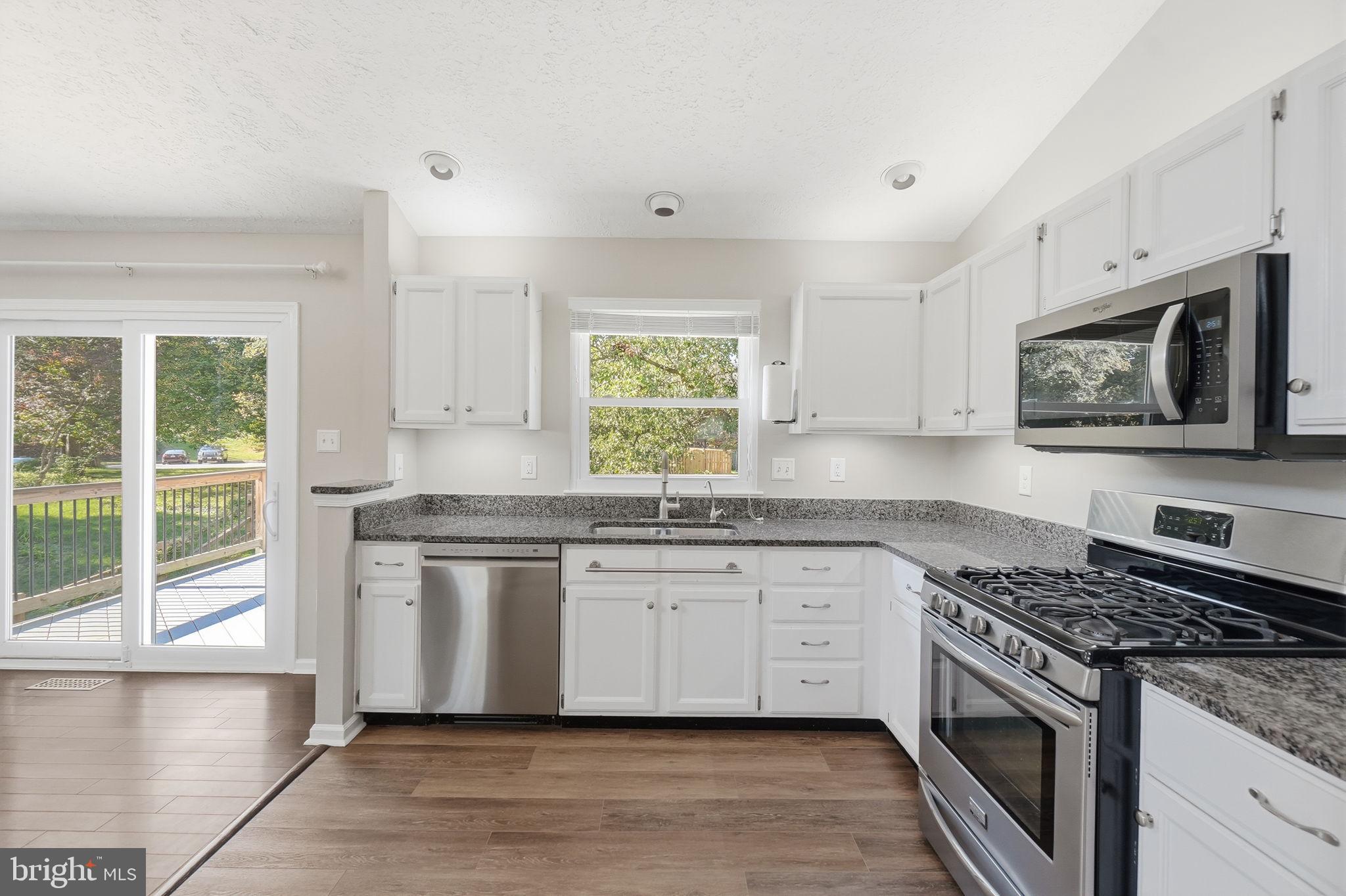 905 SWEET GUM COURT