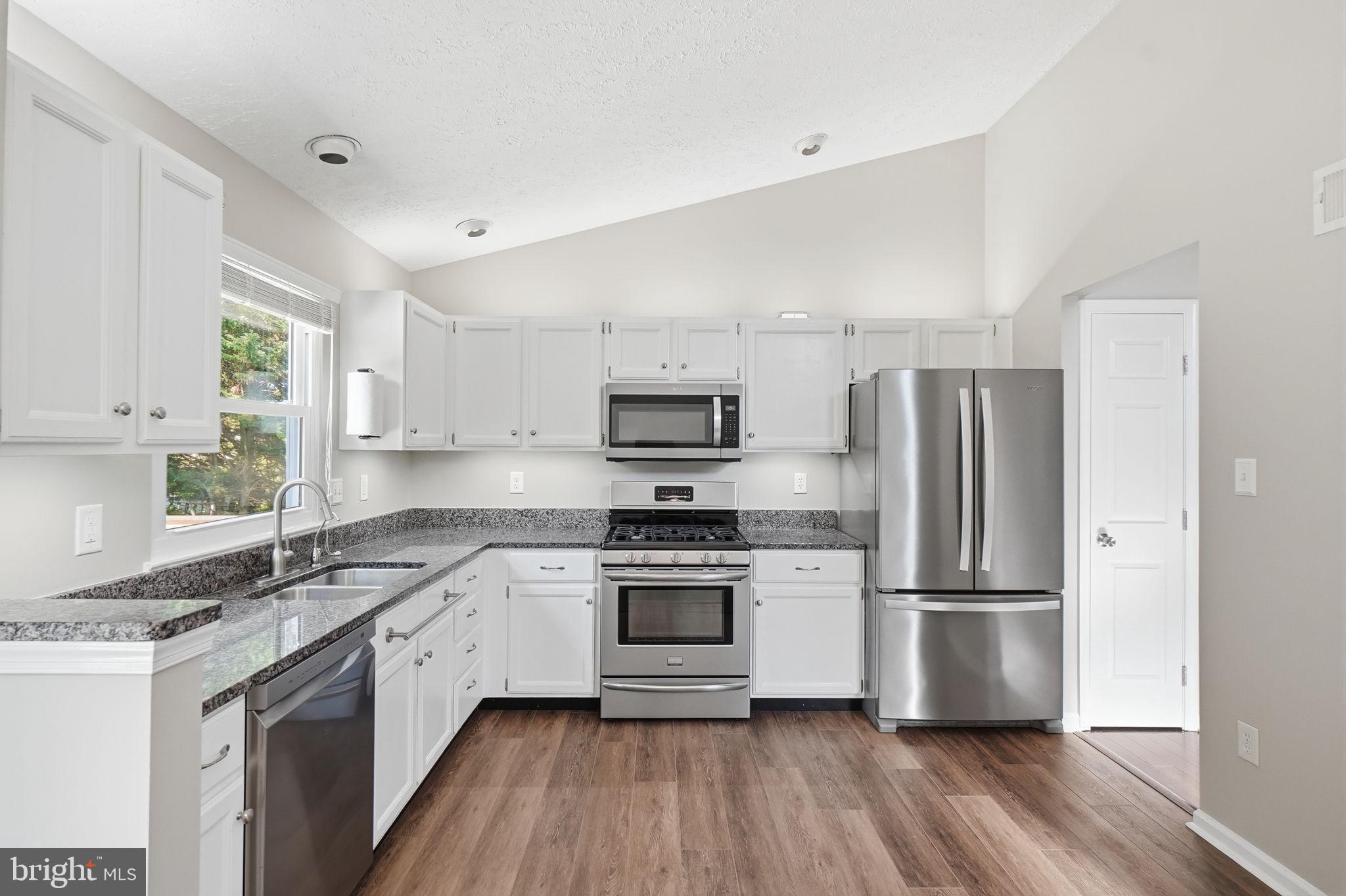 905 SWEET GUM COURT