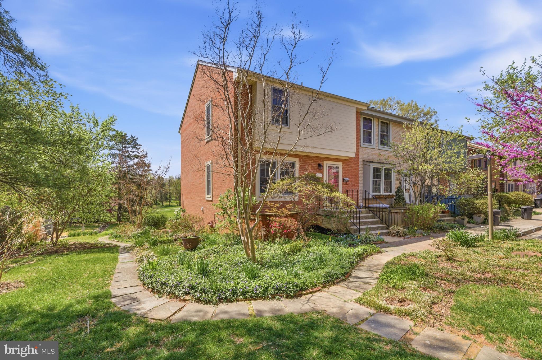 2174 GOLF COURSE DRIVE