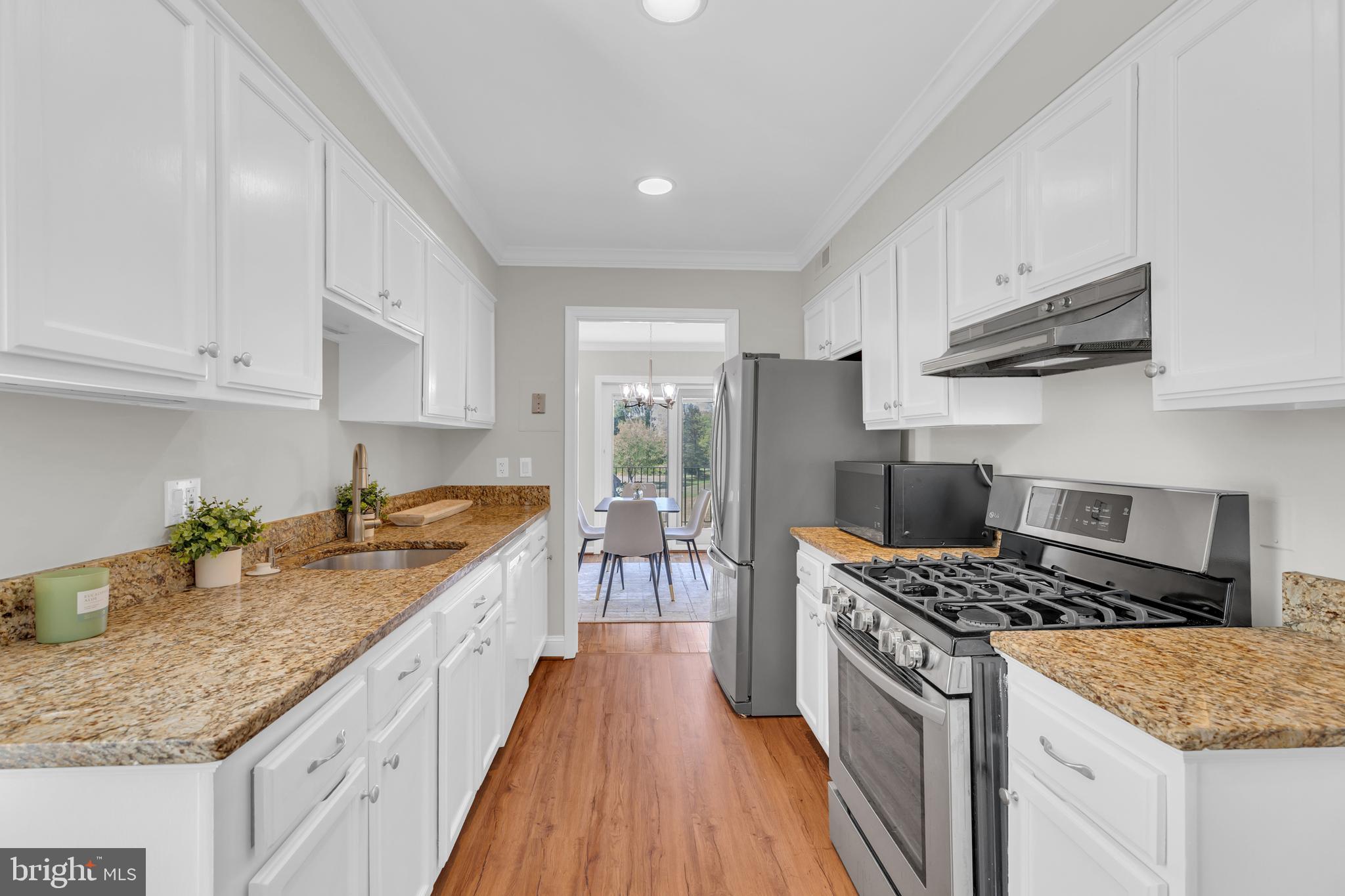 RESTON - Residential