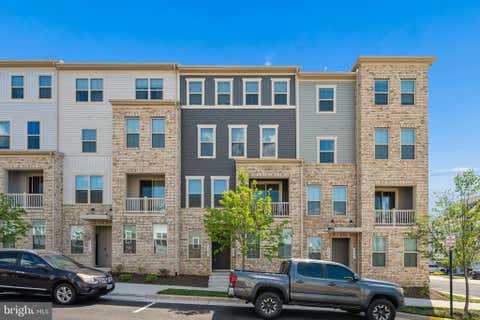 Townhouse For Rent - 42587 Pitlochry Drive<br/> STERLING, VA 20166