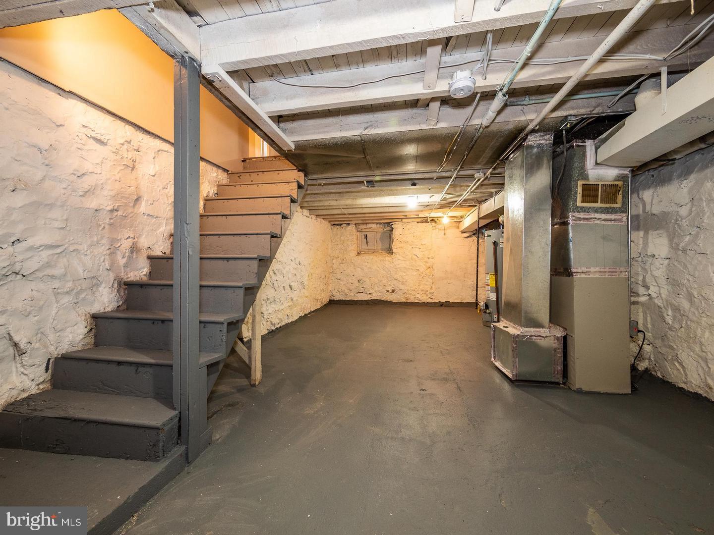 FRANKLINTOWN ROAD - Residential Lease