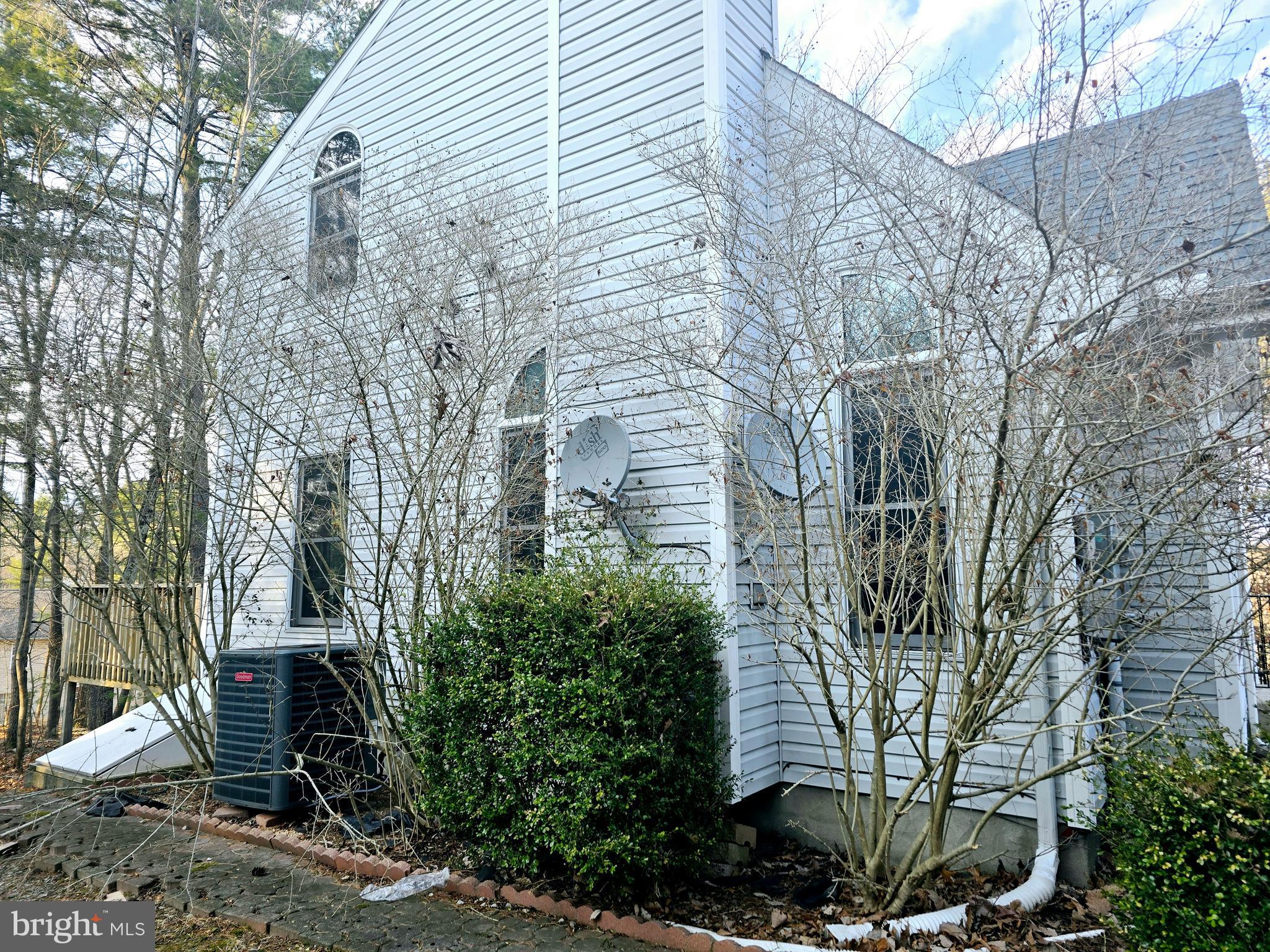 BLUE MOUNTAIN LAKE EST - Residential