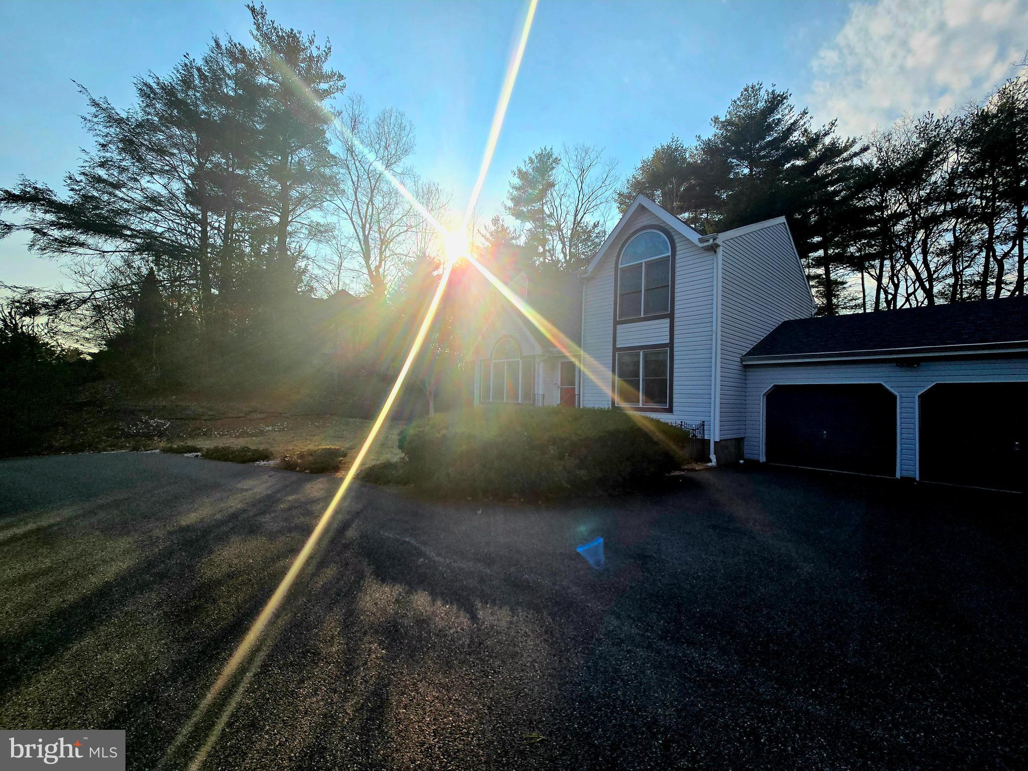 BLUE MOUNTAIN LAKE EST - Residential